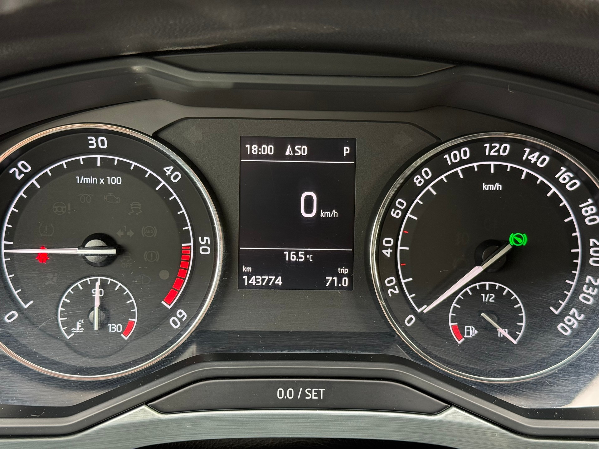 SKODA Superb Combi 2.0 TDi Style 4x4 DSG-image-13