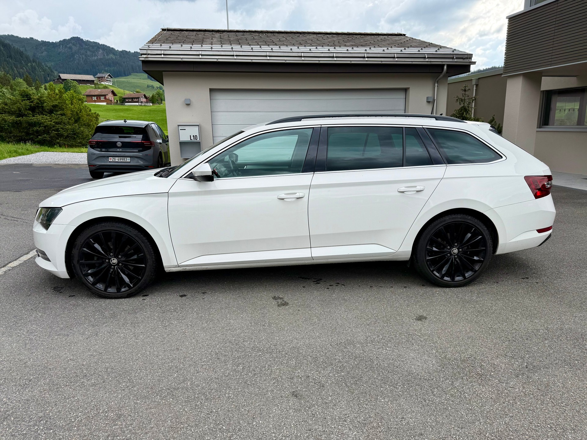 SKODA Superb Combi 2.0 TDi Style 4x4 DSG-image-1