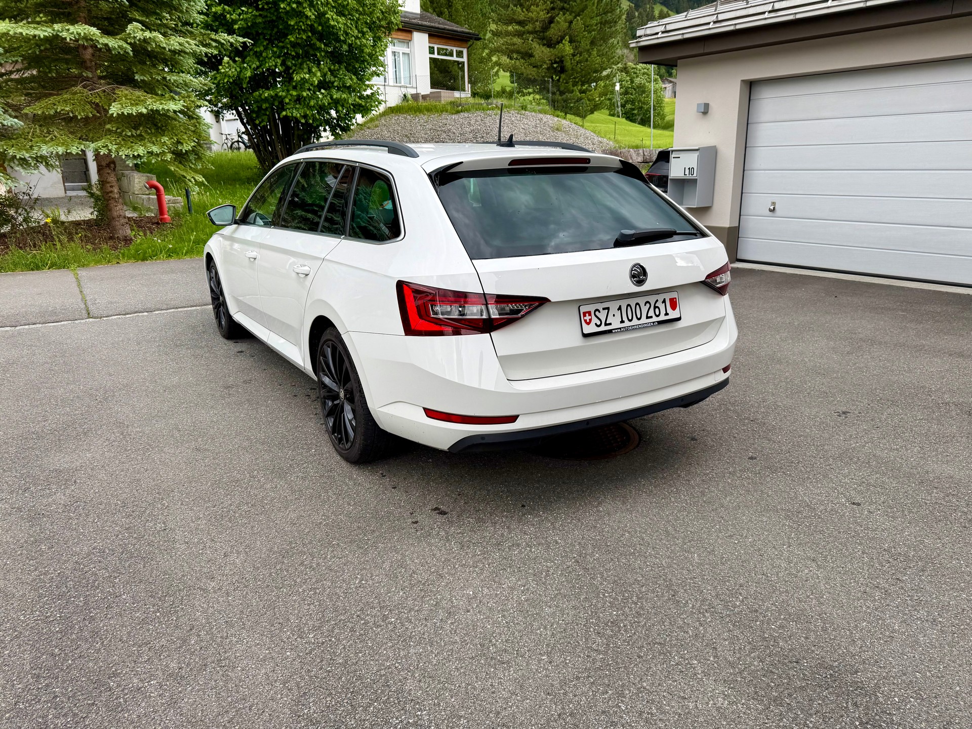SKODA Superb Combi 2.0 TDi Style 4x4 DSG-image-2