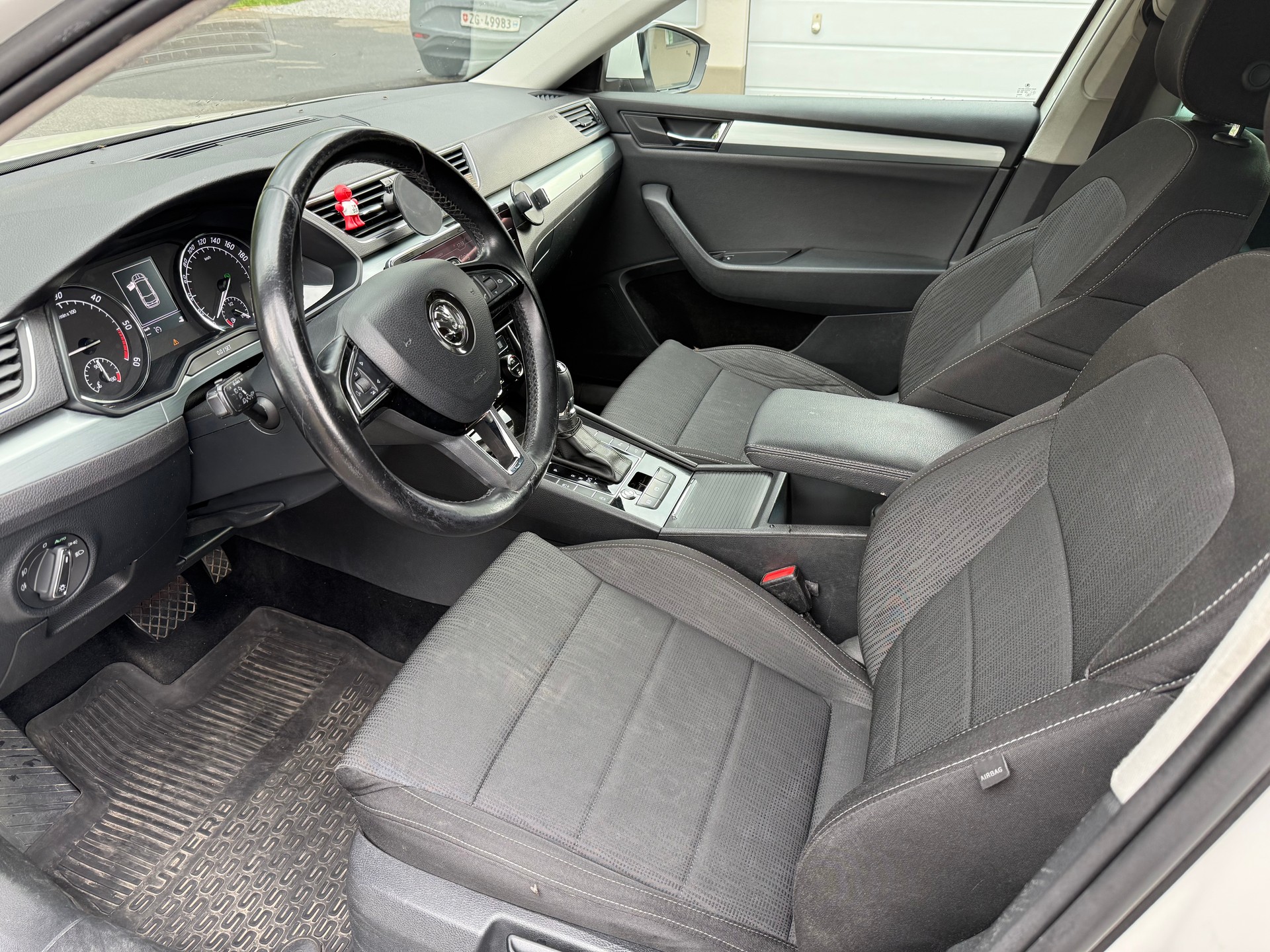SKODA Superb Combi 2.0 TDi Style 4x4 DSG-image-7