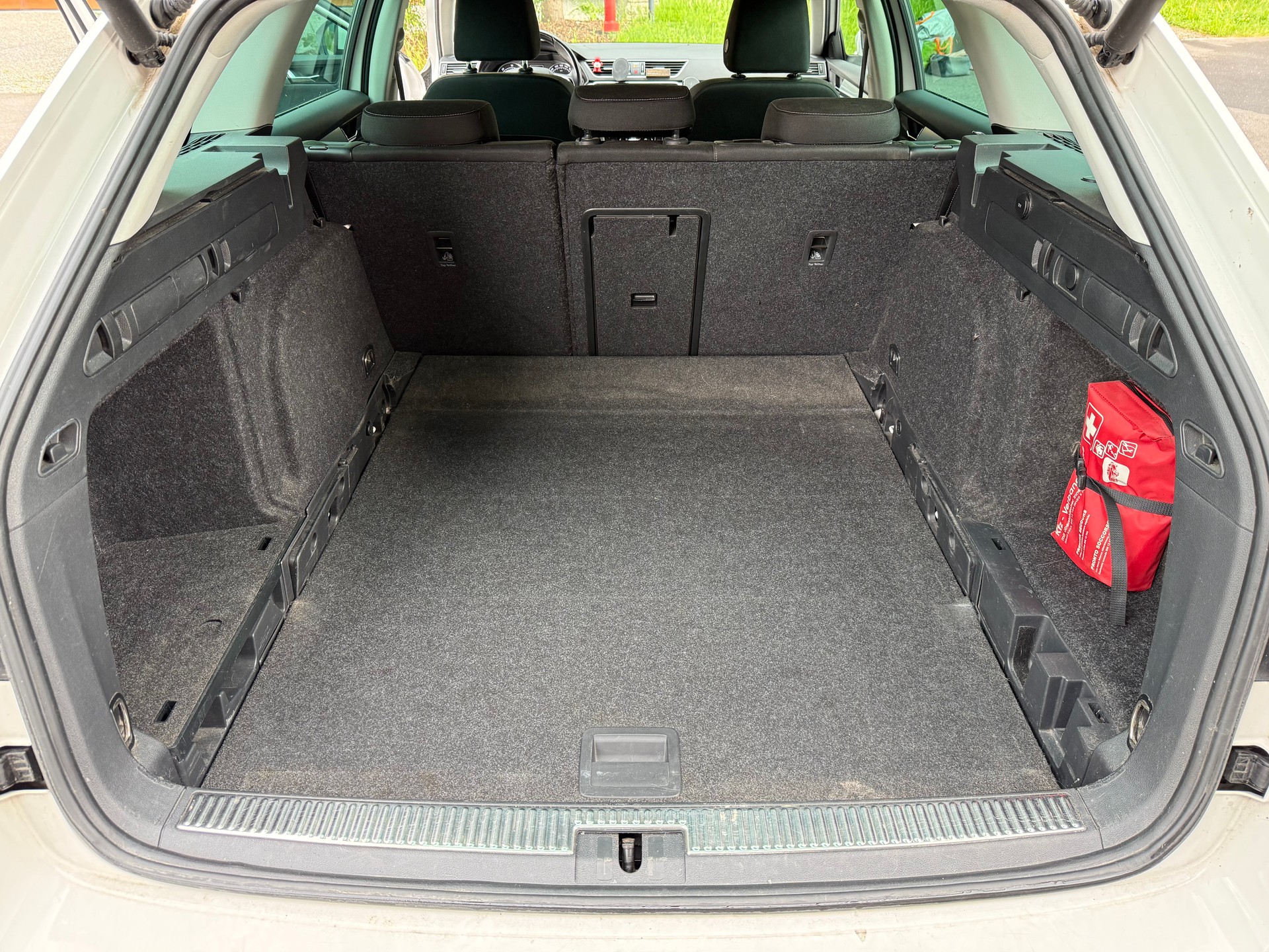 SKODA Superb Combi 2.0 TDi Style 4x4 DSG-image-9