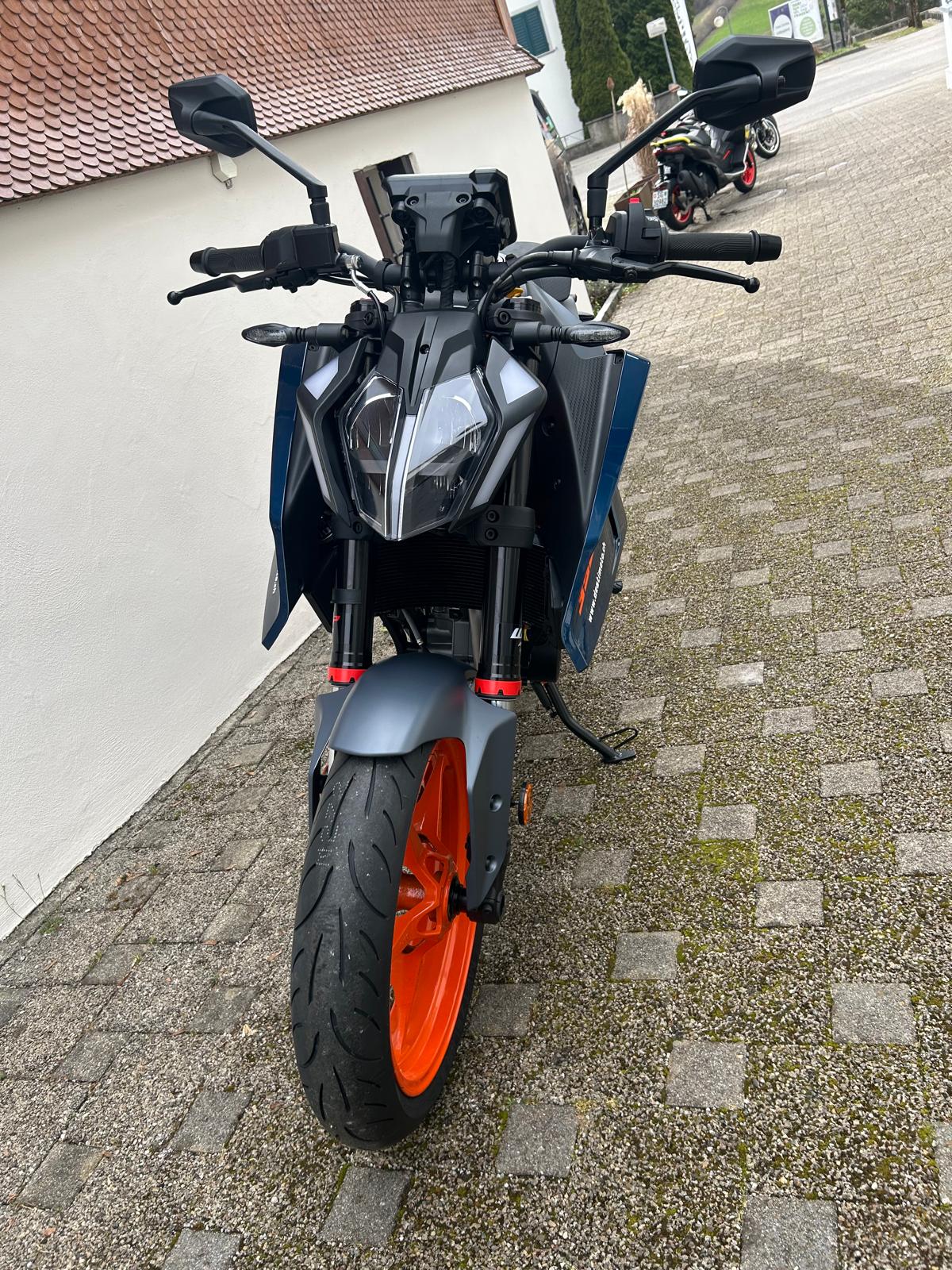 KTM 390 Duke-image-6