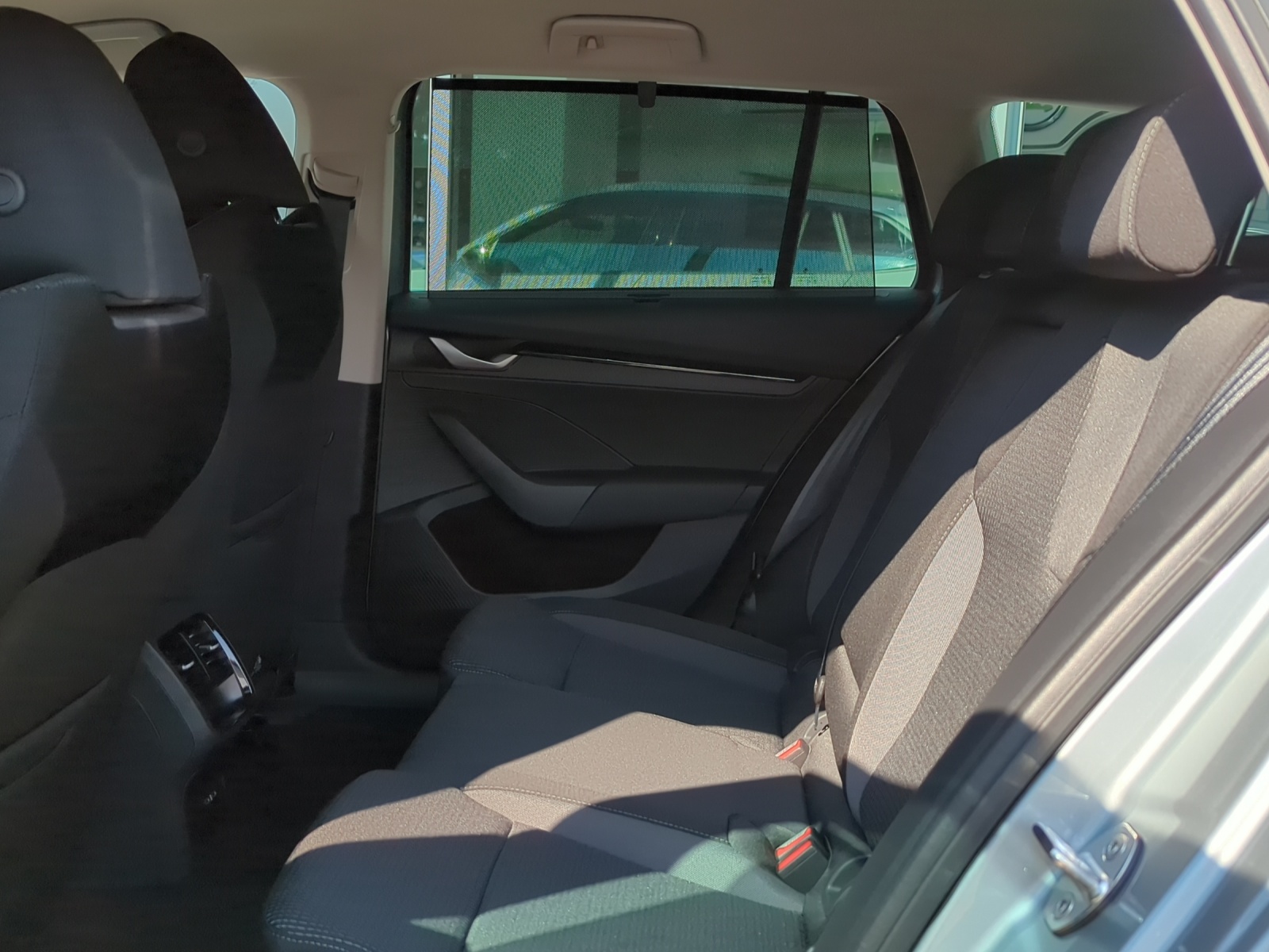 SKODA Octavia Combi 2.0 TSI DSG Selection 4x4-image-7