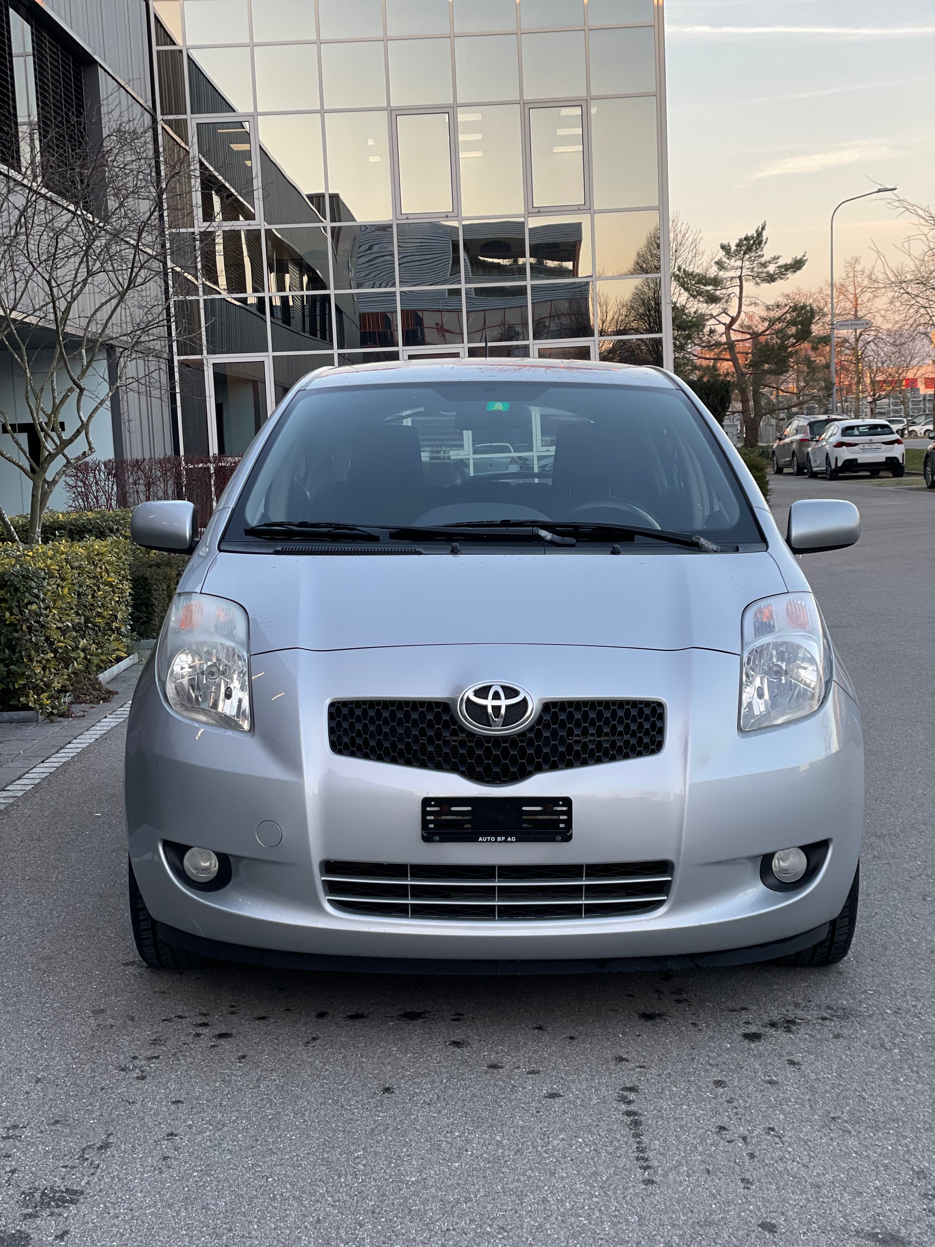 TOYOTA Yaris 1.3 Linea Luna-image-2