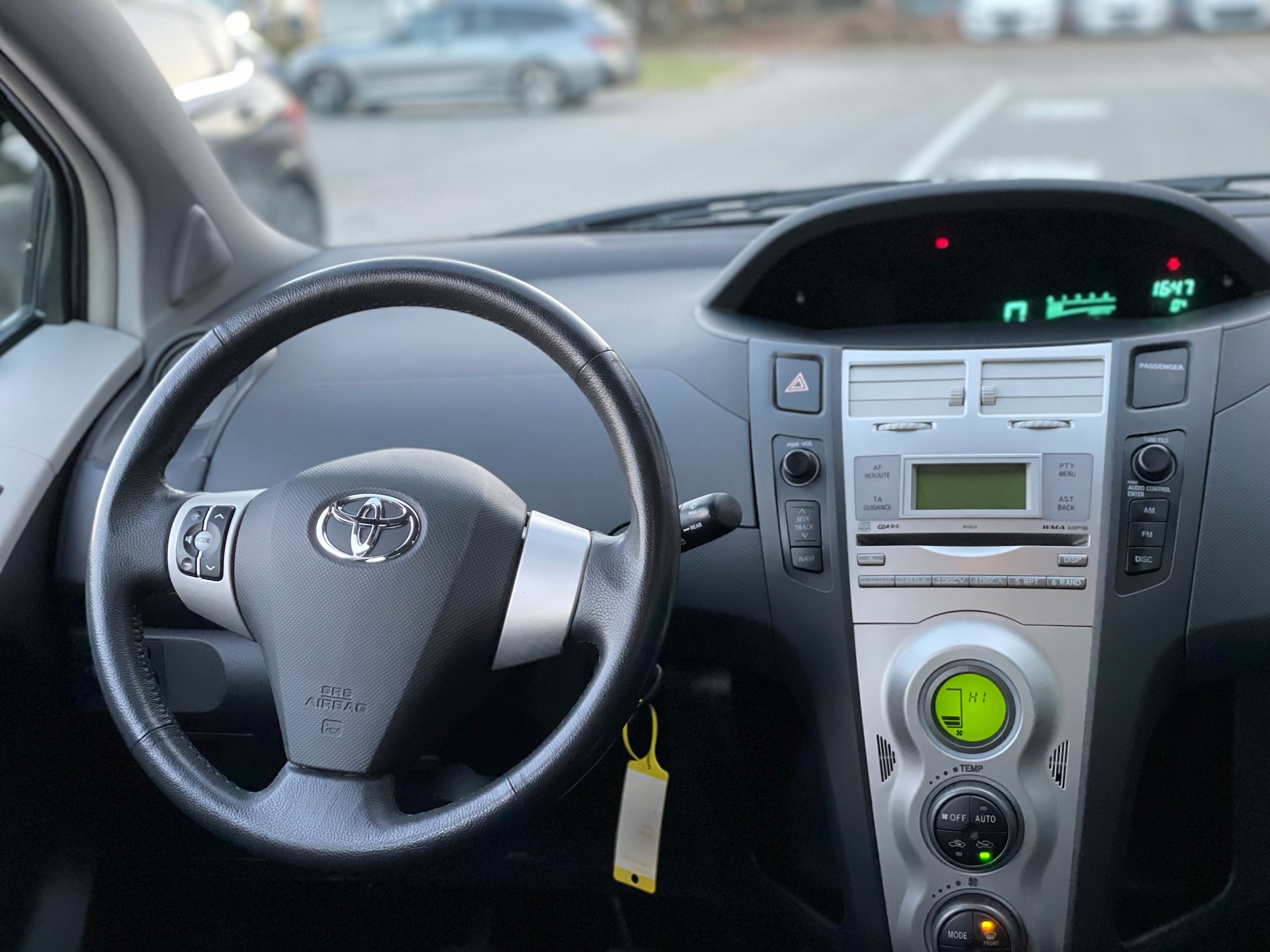 TOYOTA Yaris 1.3 Linea Luna-image-8