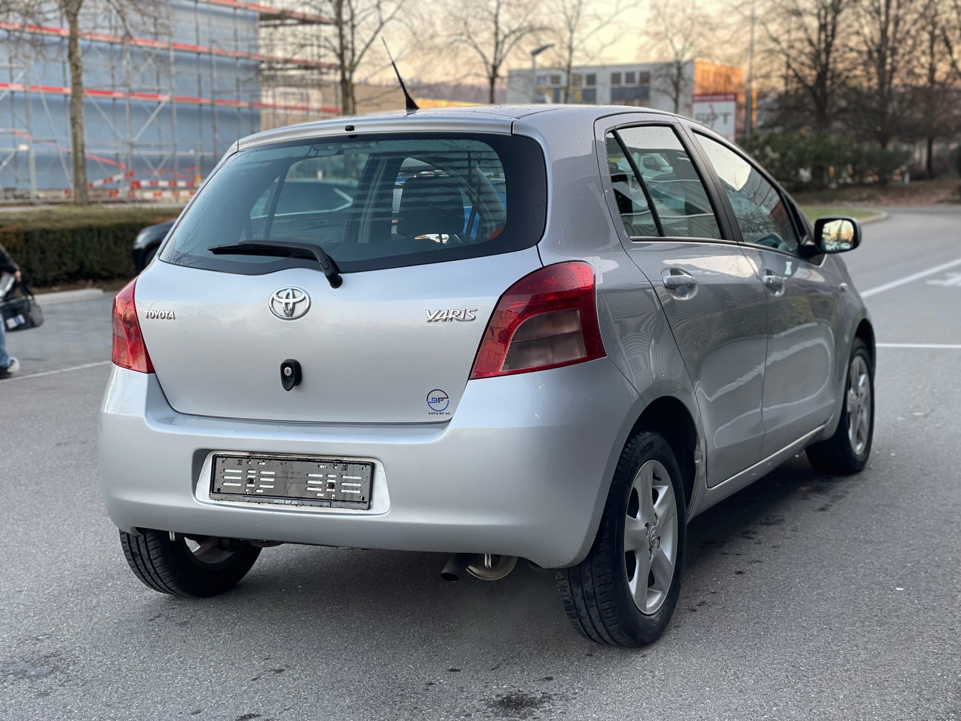 TOYOTA Yaris 1.3 Linea Luna-image-4