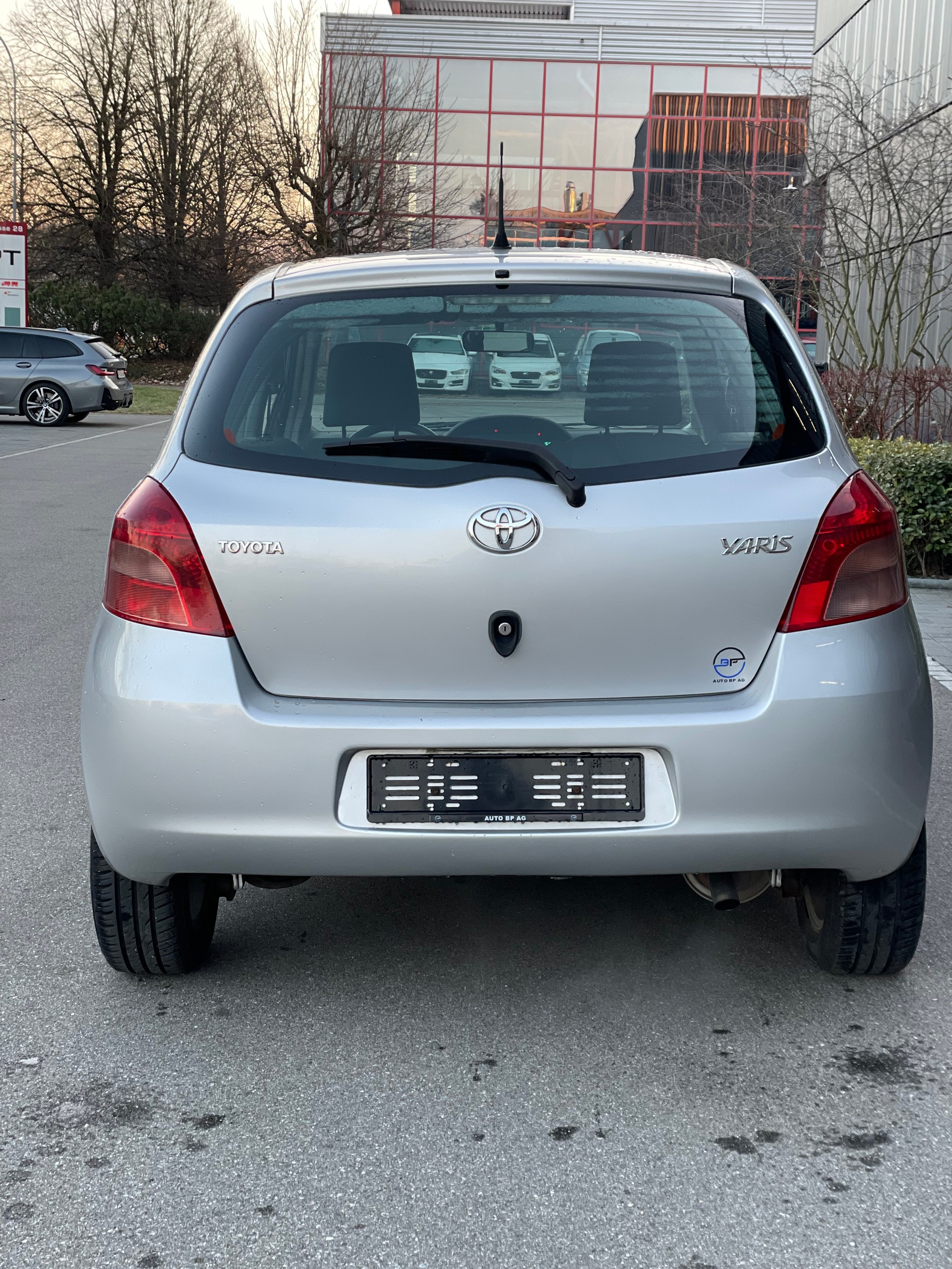 TOYOTA Yaris 1.3 Linea Luna-image-5
