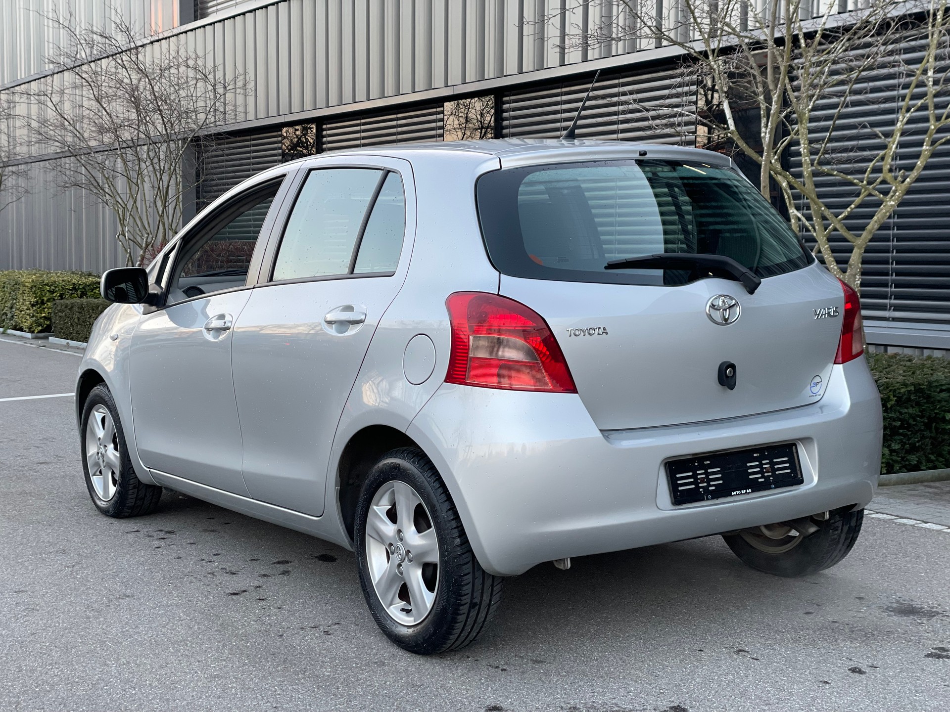 TOYOTA Yaris 1.3 Linea Luna-image-6