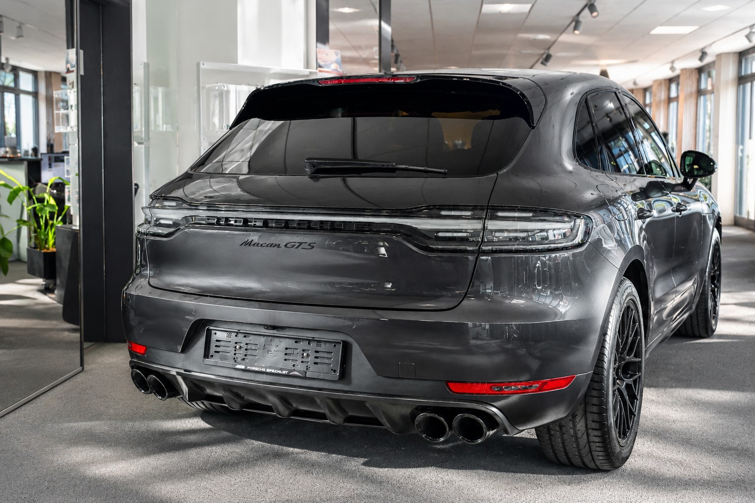 PORSCHE Macan GTS PDK - 380PS - Porsche approved 06.27 - ab grossem Service-image-1