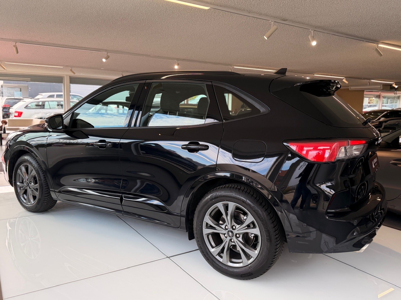 FORD Kuga 2.0 TDCi EcoBlue ST-Line 2WD-image-10