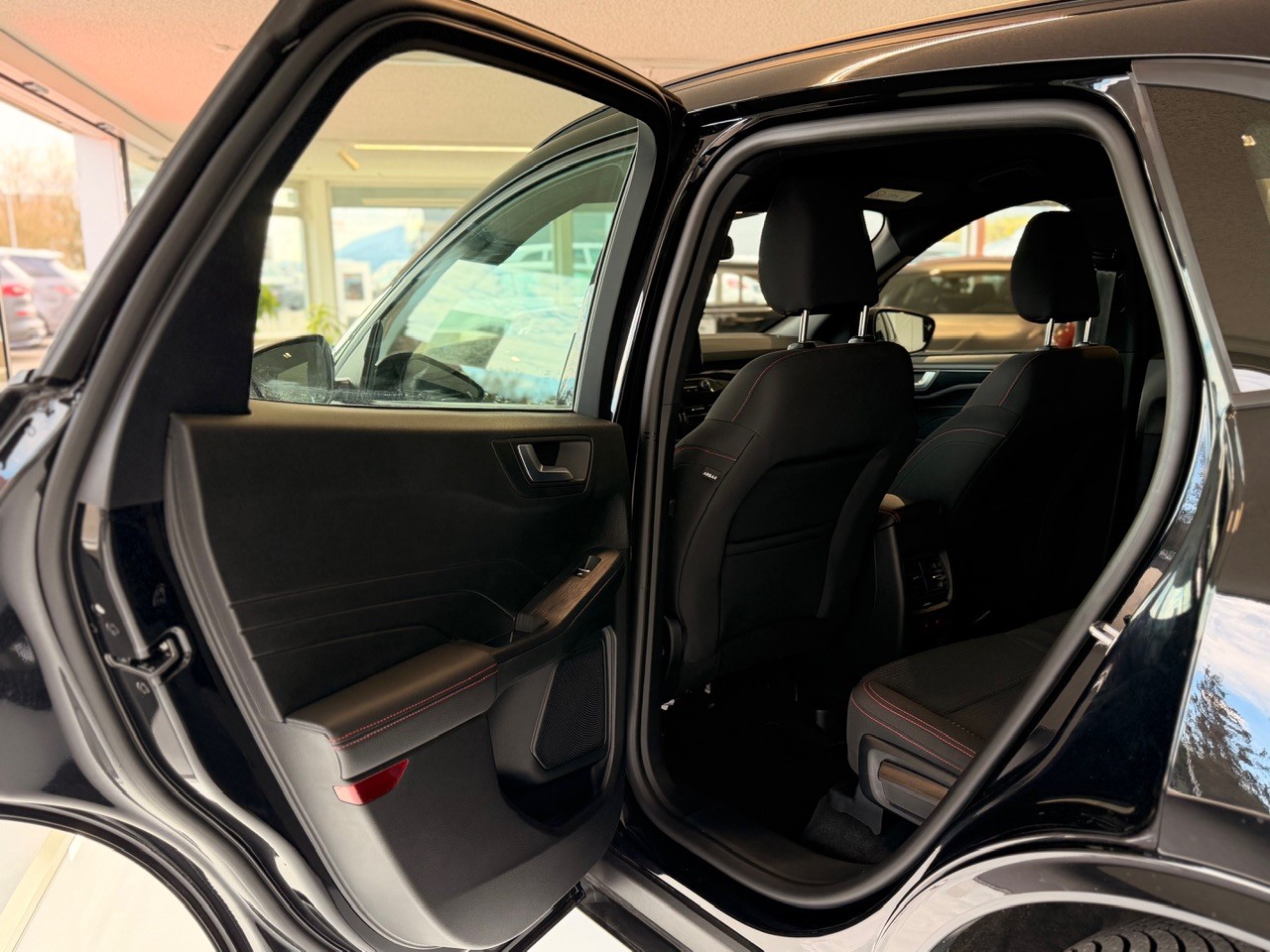 FORD Kuga 2.0 TDCi EcoBlue ST-Line 2WD-image-16