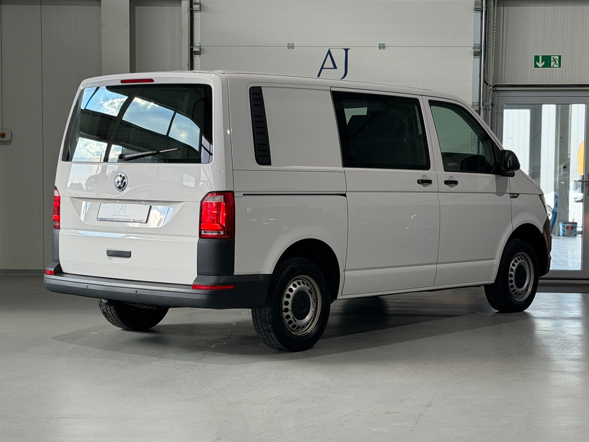 VW T6 2.0 TDI Euro 6 CH) AHK 2.2T / 2 Schiebetüren / erh. Gesamtgewicht 3000KG-image-6