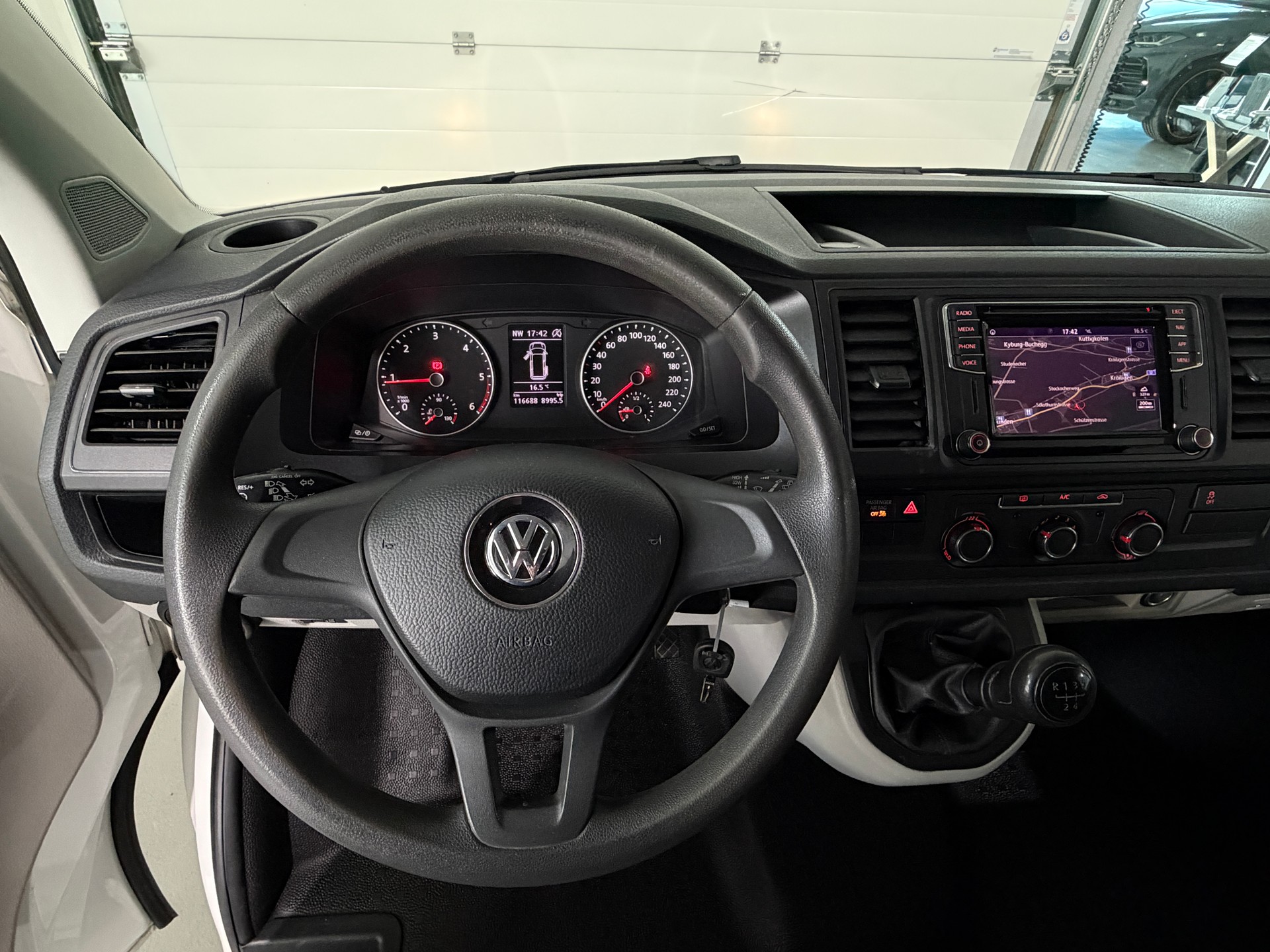 VW T6 2.0 TDI Euro 6 CH) AHK 2.2T / 2 Schiebetüren / erh. Gesamtgewicht 3000KG-image-8