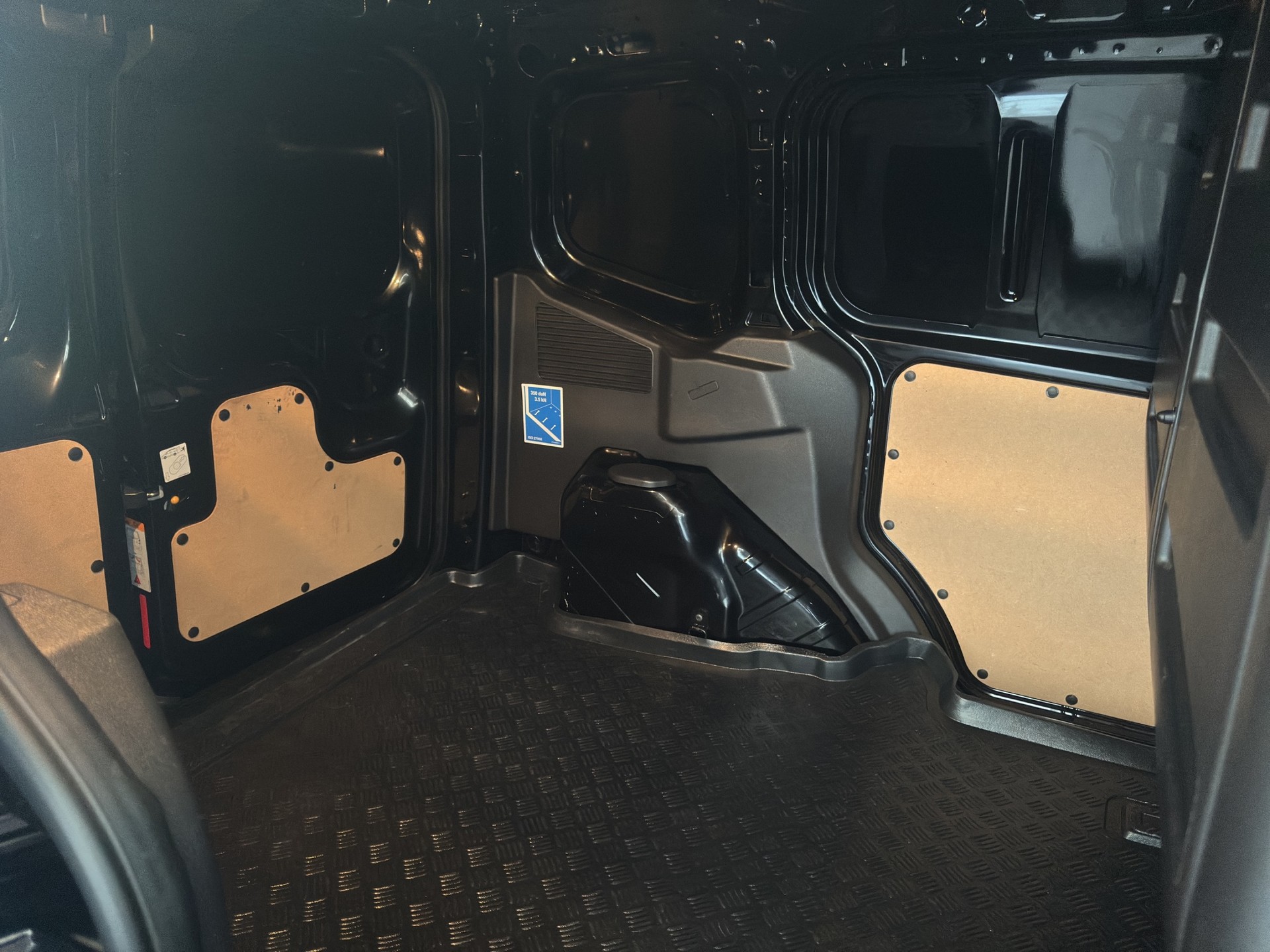 FORD Transit Courier Van 1.0 EcoBoost Trend-image-16