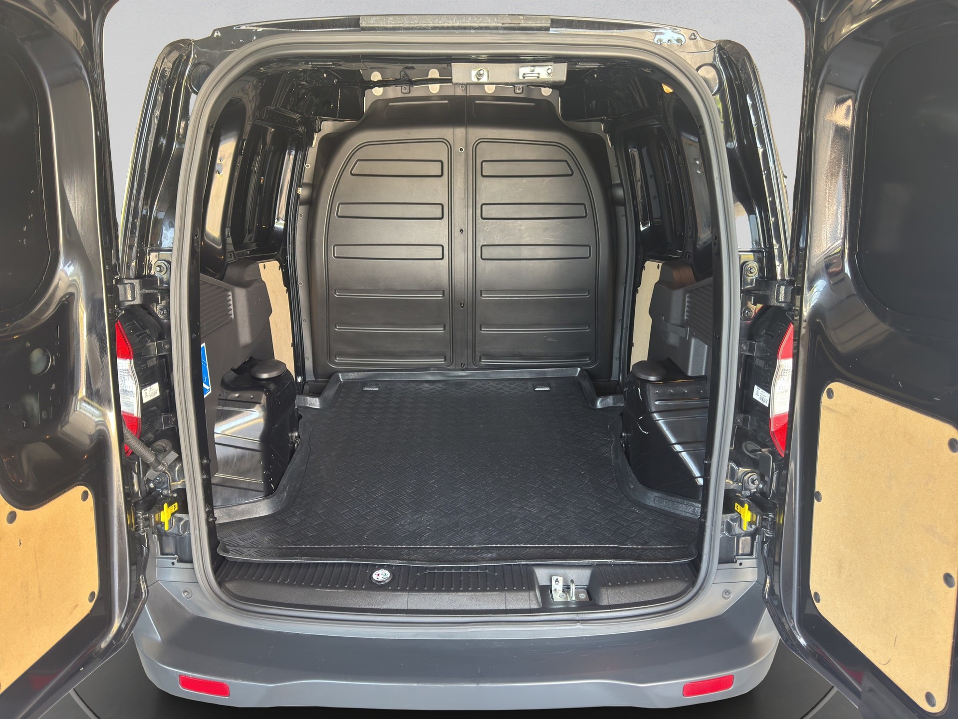 FORD Transit Courier Van 1.0 EcoBoost Trend-image-12