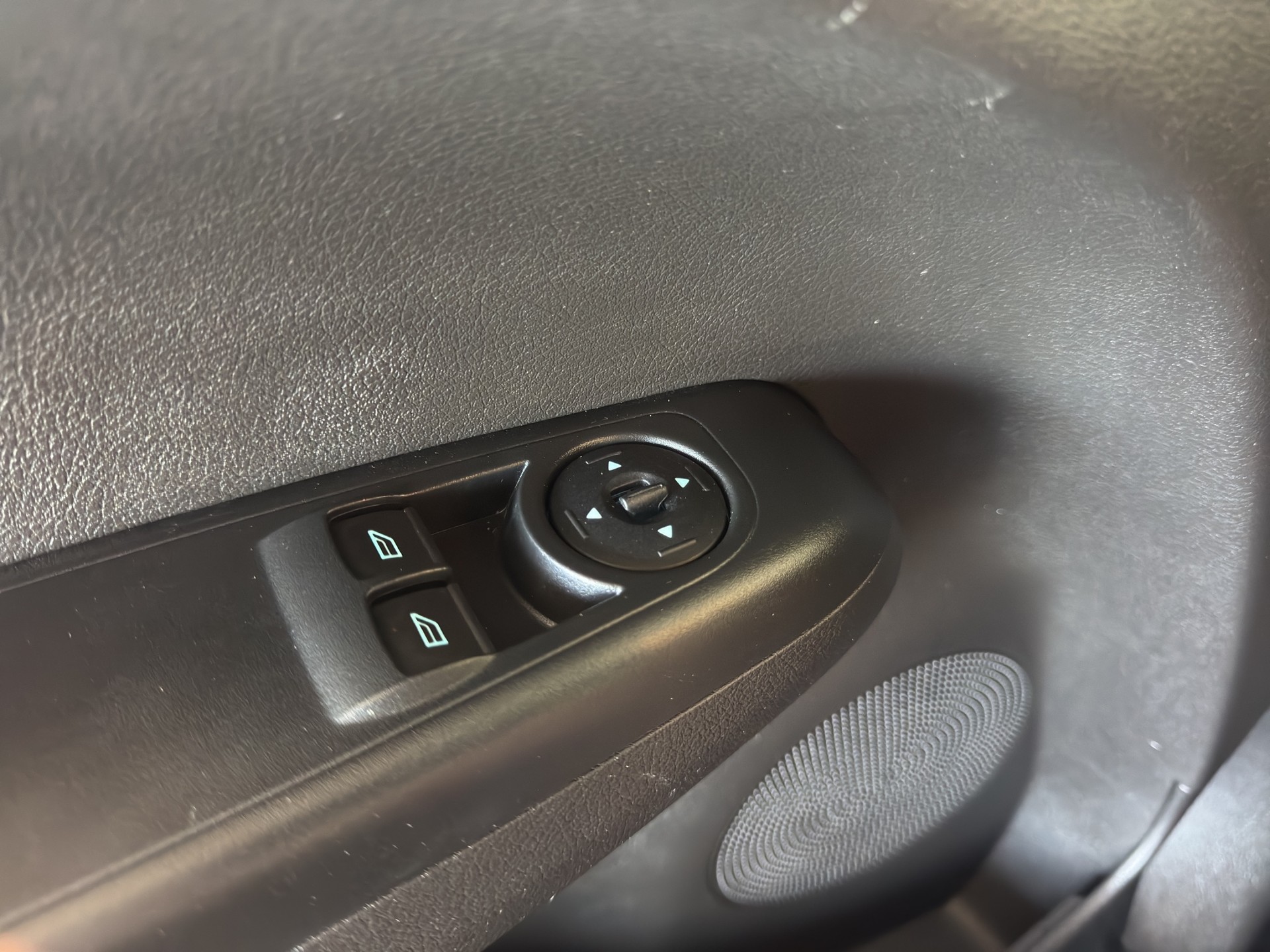 FORD Transit Courier Van 1.0 EcoBoost Trend-image-11