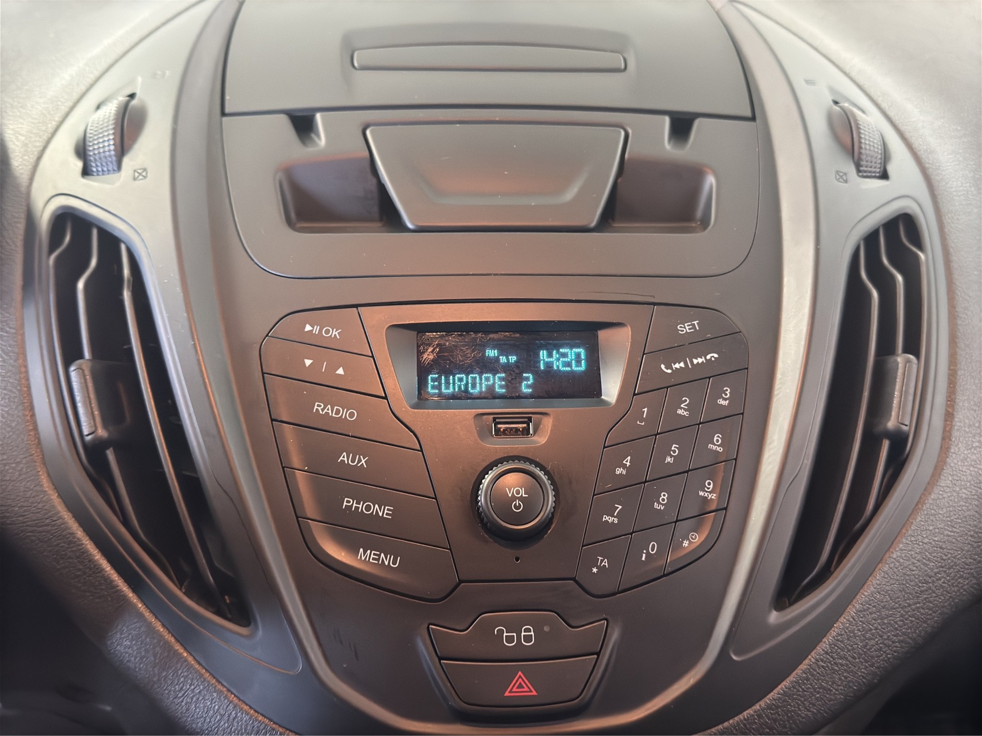 FORD Transit Courier Van 1.0 EcoBoost Trend-image-19