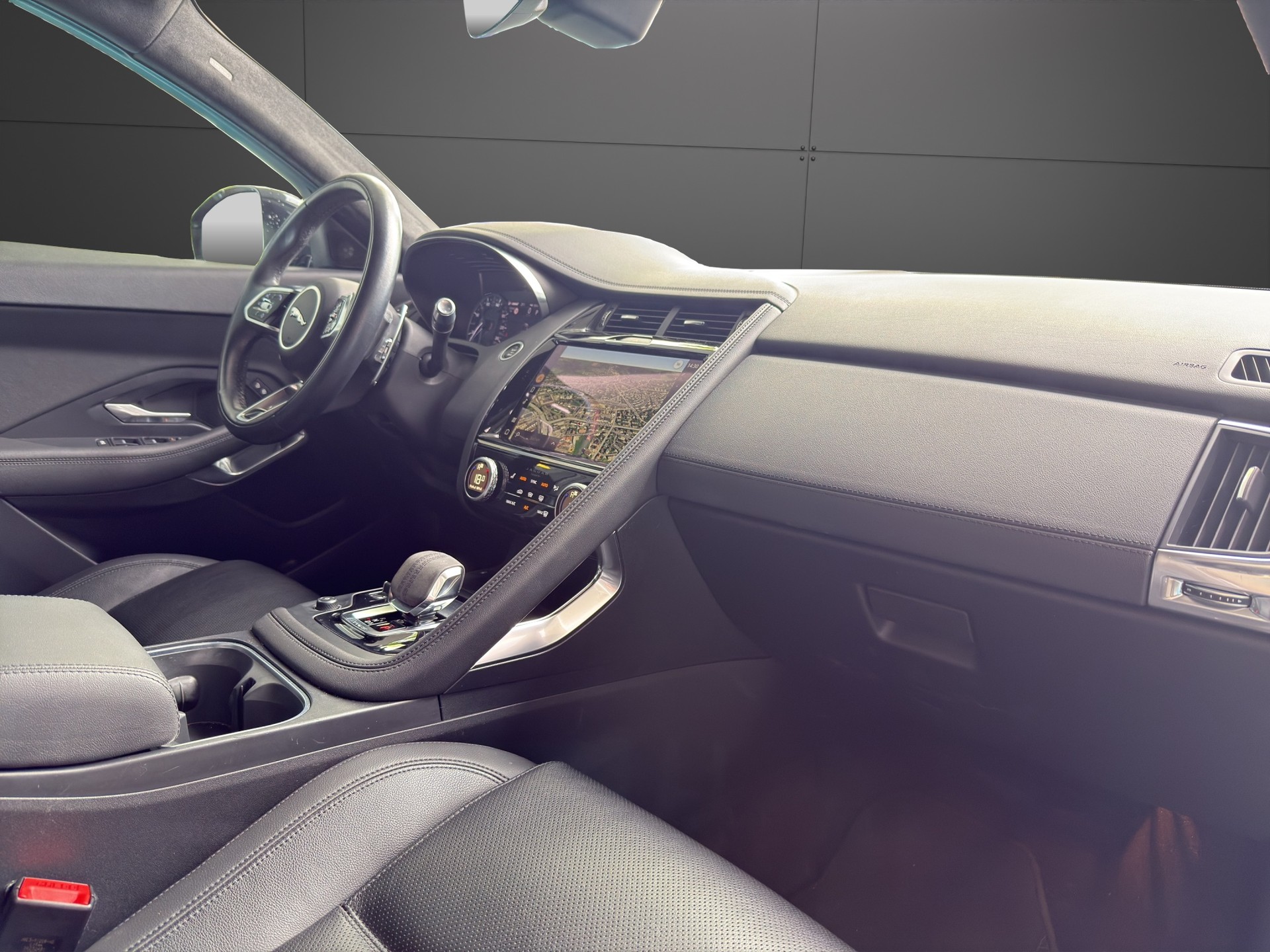JAGUAR E-Pace 2.0 P200 AWD S-image-7