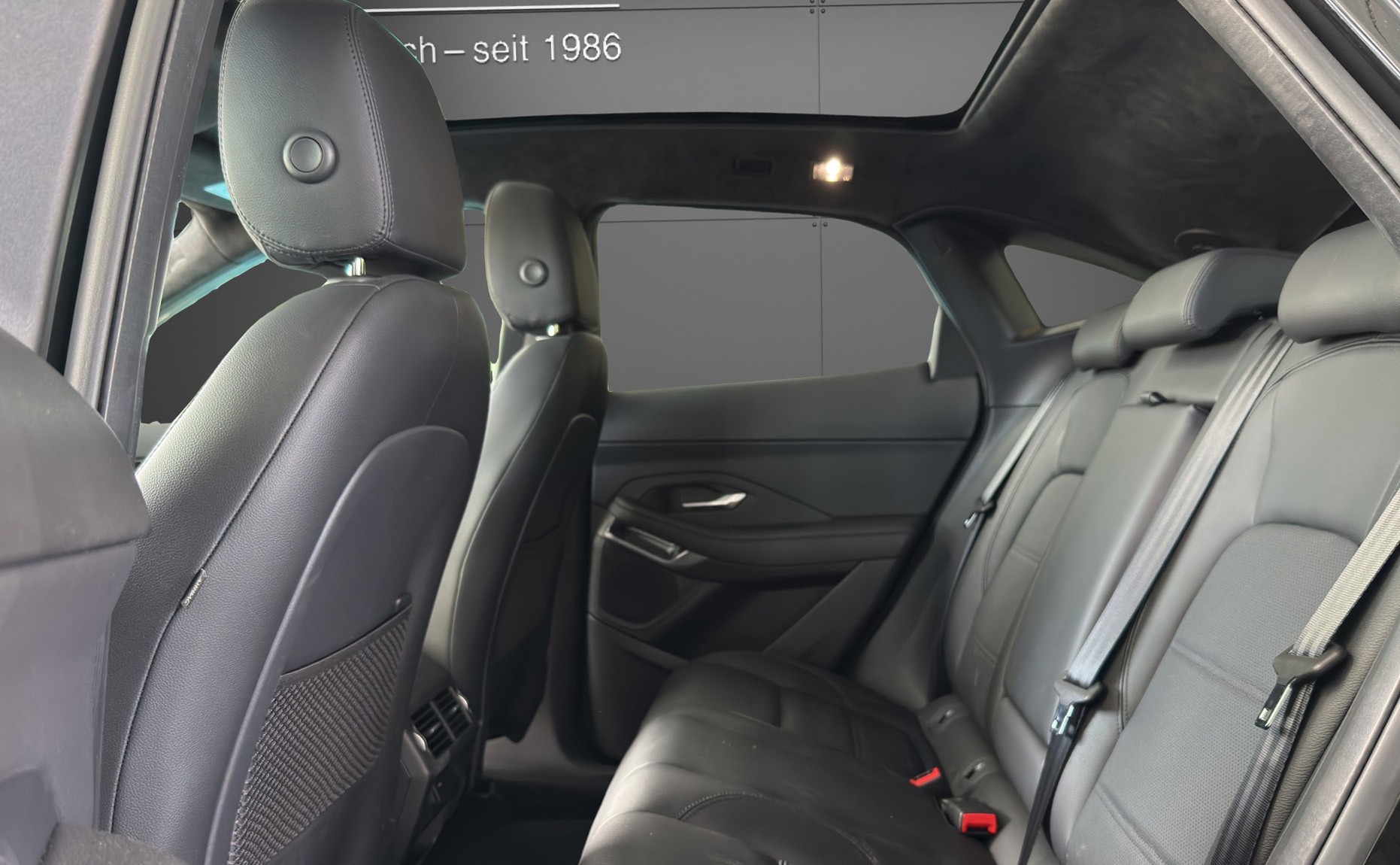 JAGUAR E-Pace 2.0 P200 AWD S-image-4