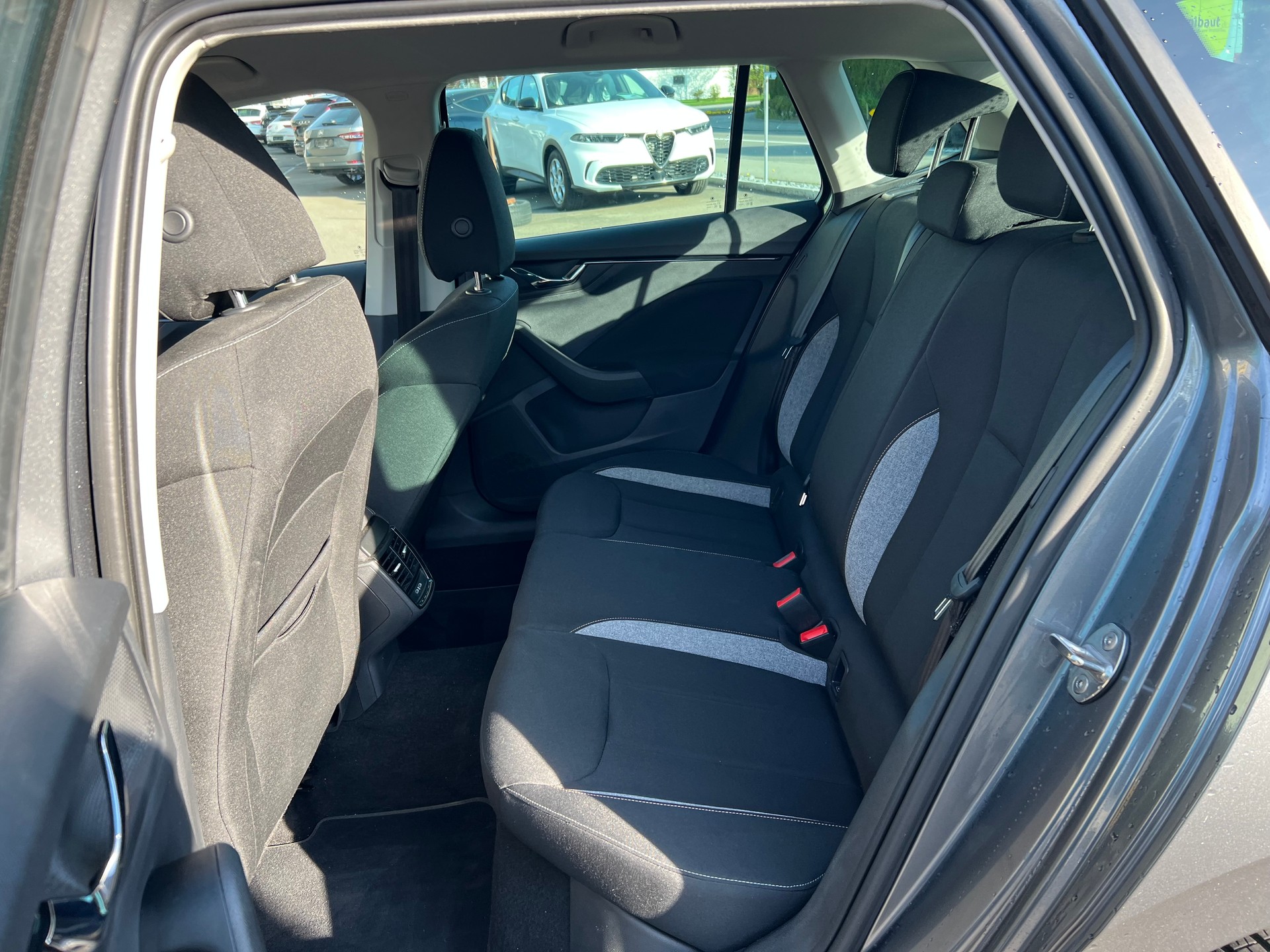 SKODA Kamiq 1.5 TSI 150 ACT DSG 130 Edition-image-12