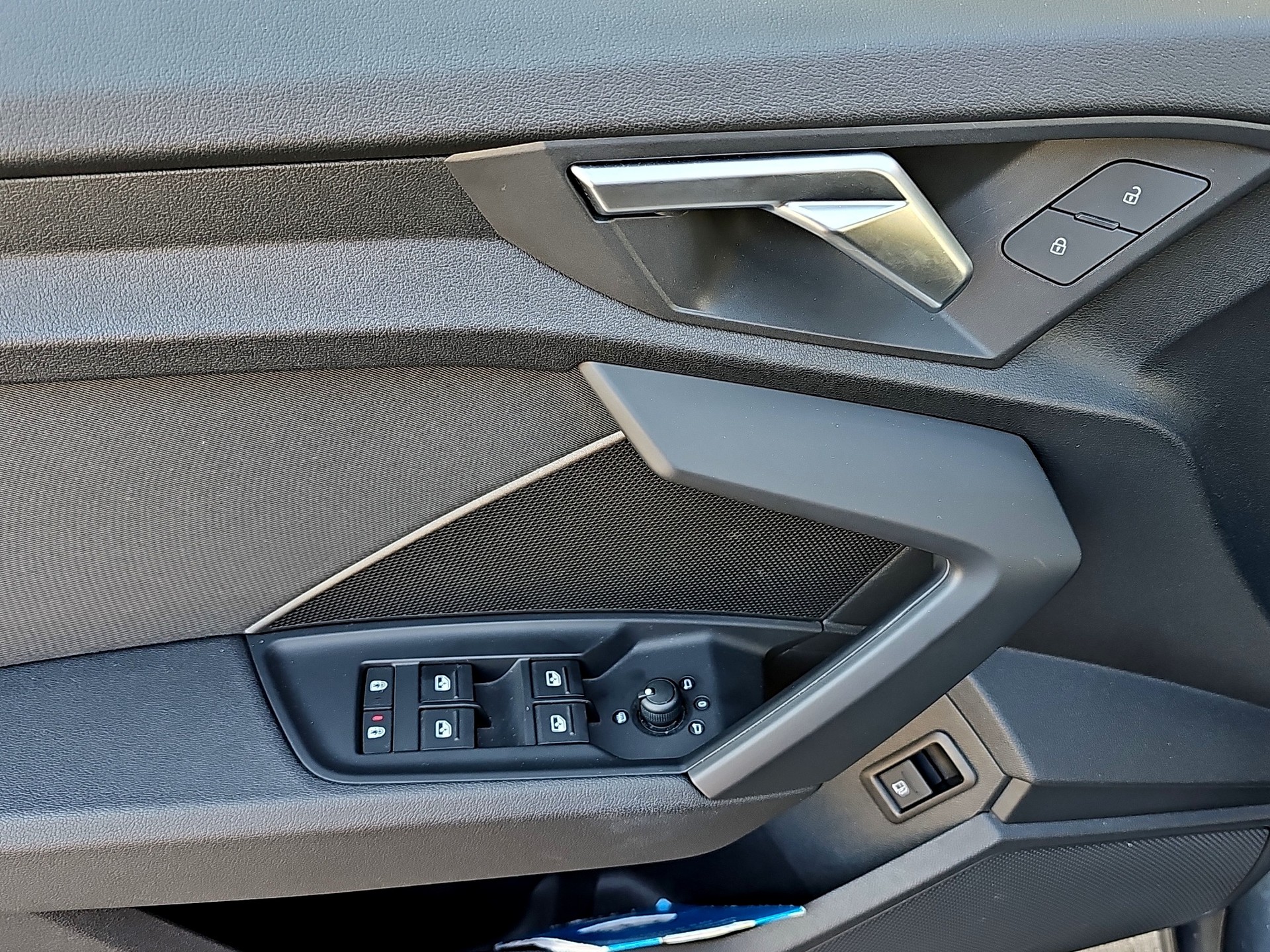 AUDI A3 Sportback 40 TFSI e S-tronic-image-24