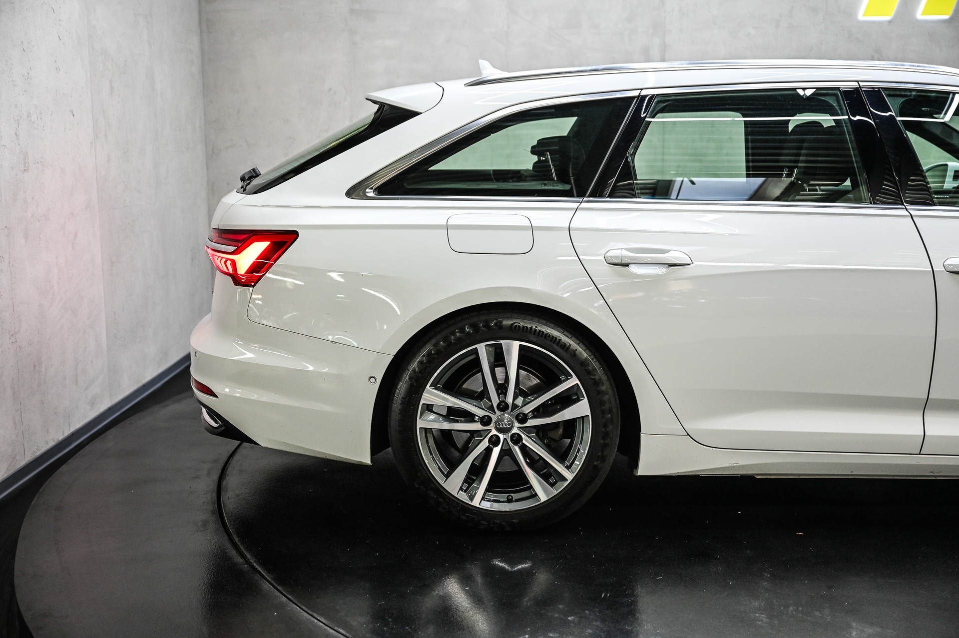 AUDI A6 Avant 3.0 50 TDI Sport quattro T-Tronic-image-12