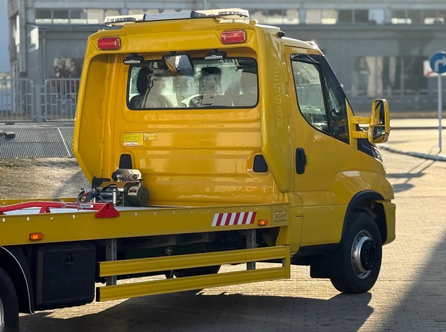 IVECO 72 C 21H A8 Autotransporter-image-4