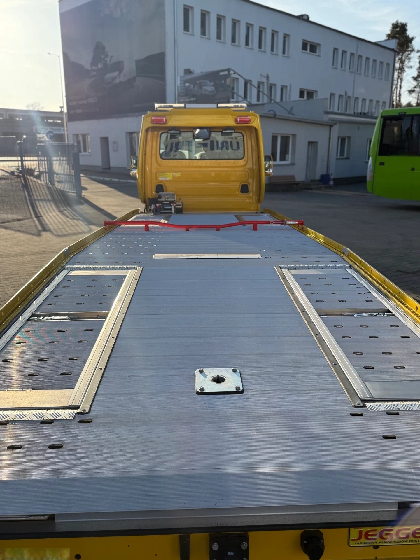 IVECO 72 C 21H A8 Autotransporter-image-6