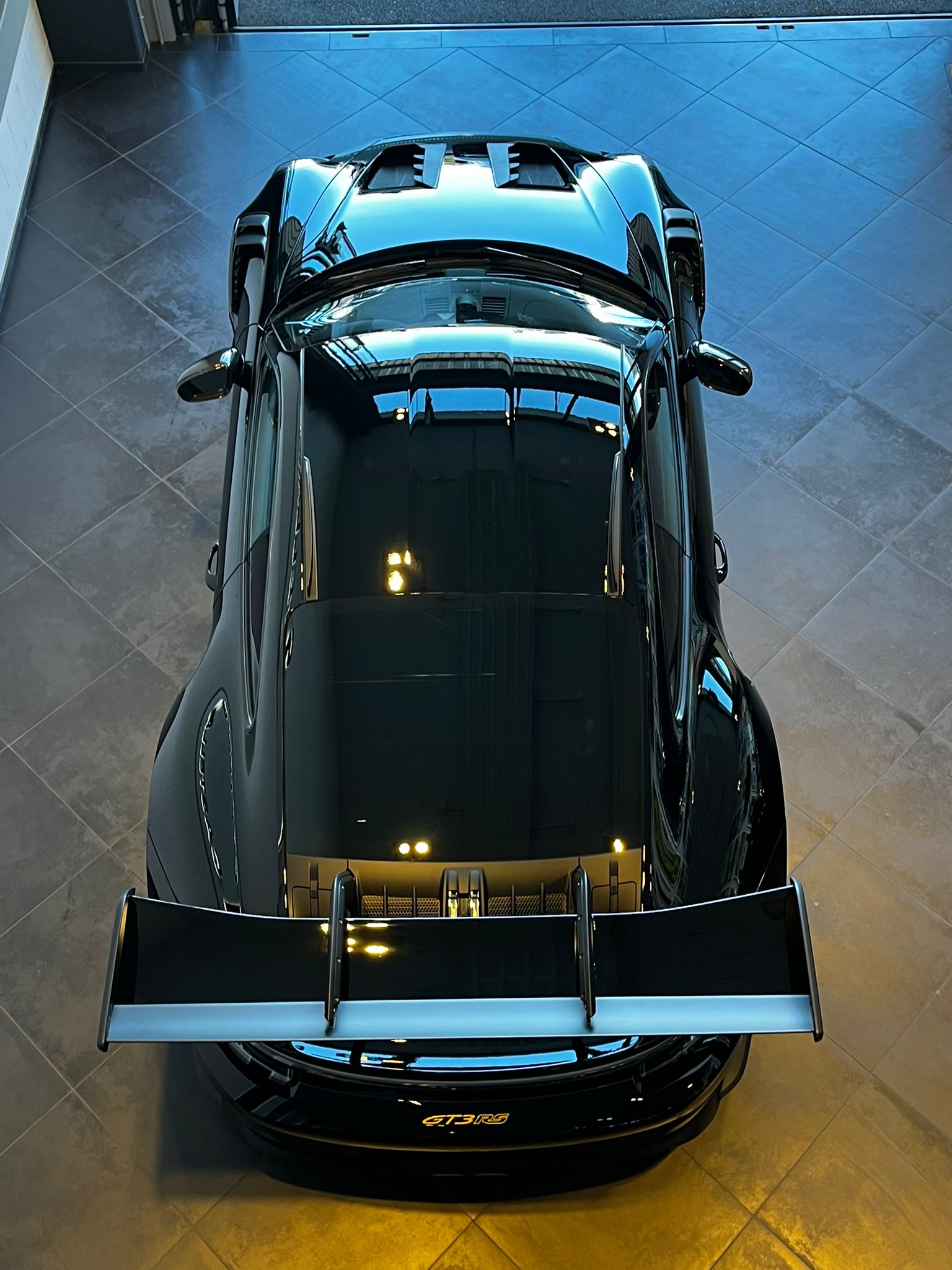 PORSCHE 911 GT3 RS-image-8