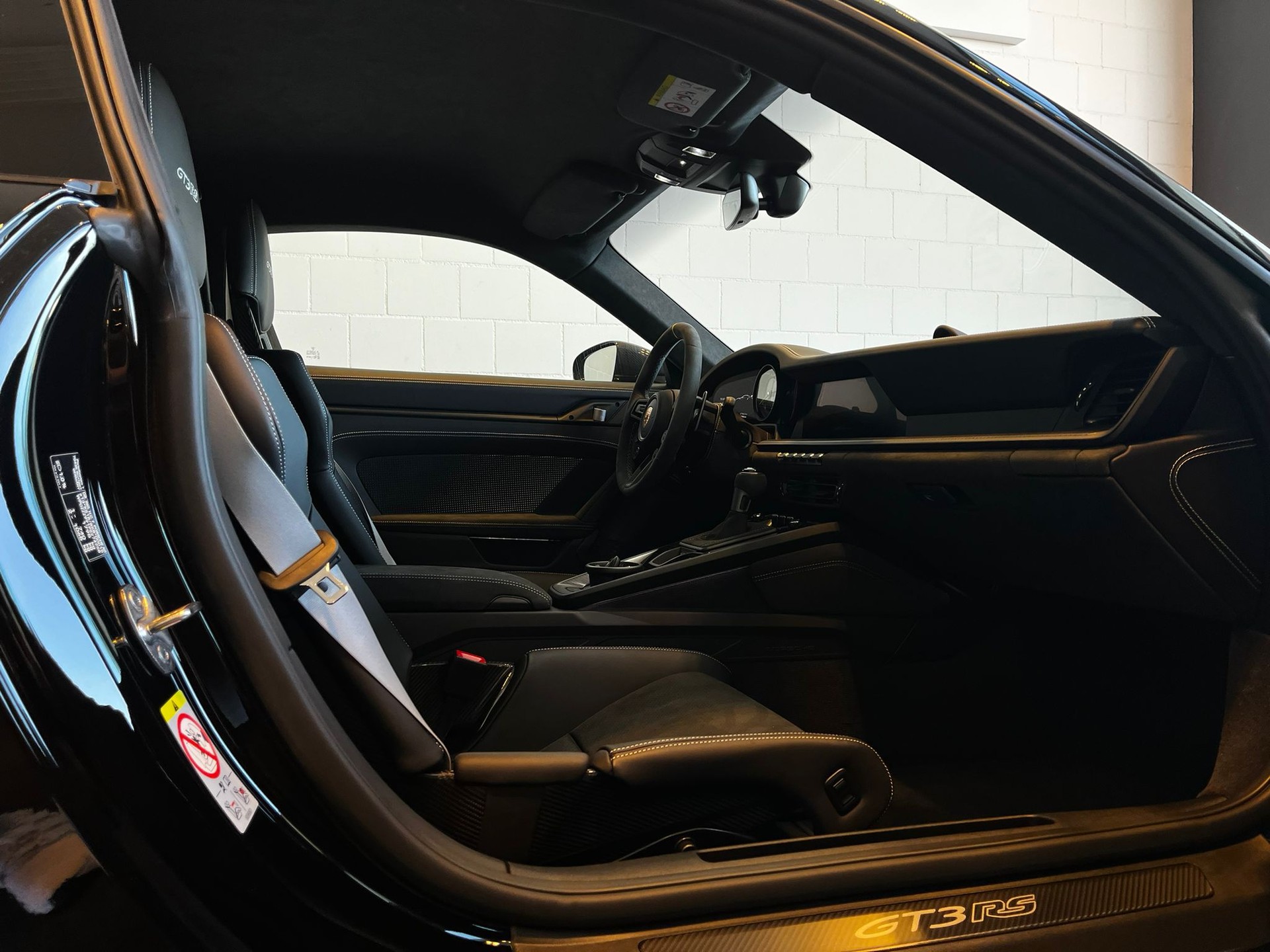 PORSCHE 911 GT3 RS-image-14