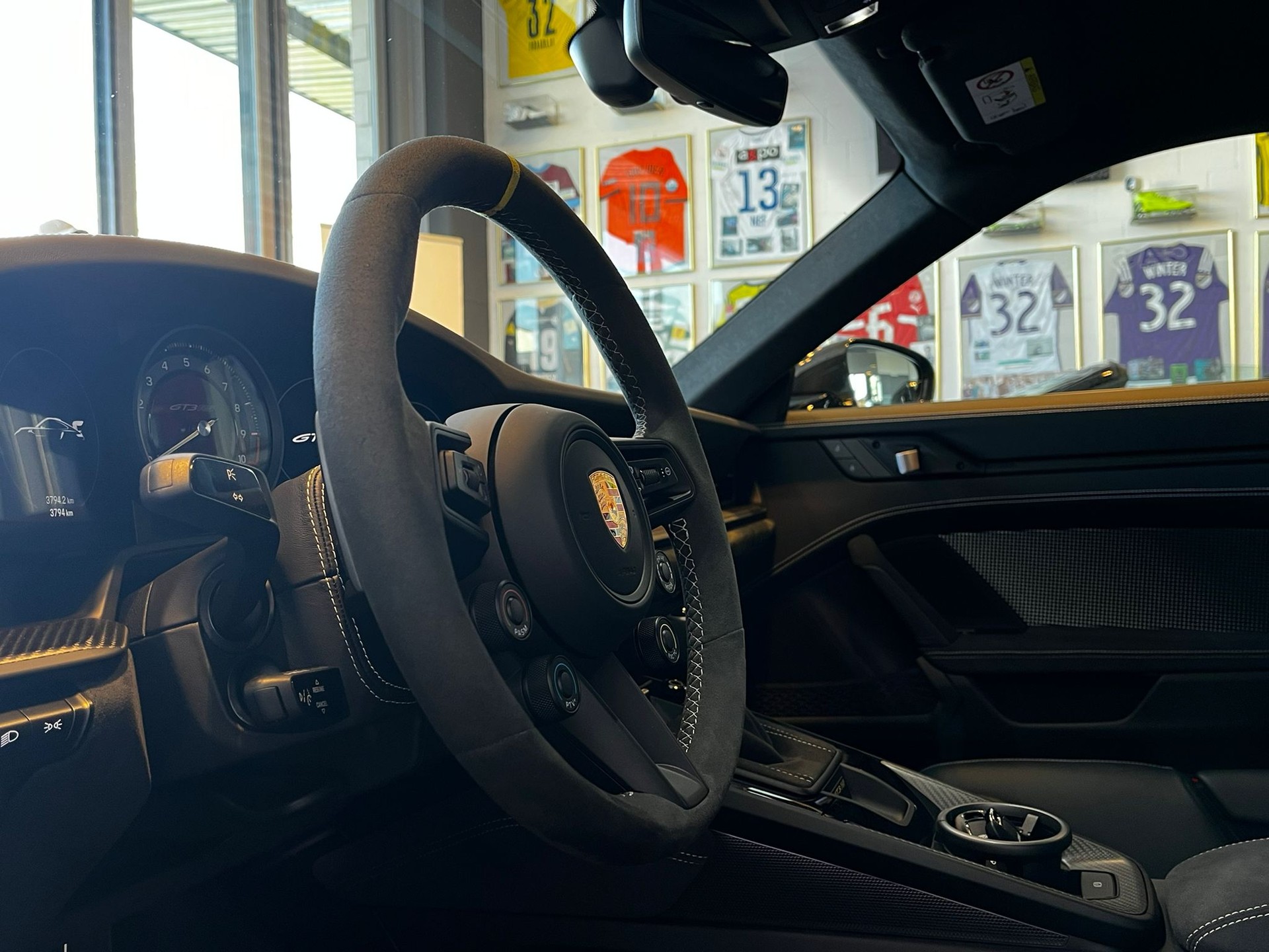 PORSCHE 911 GT3 RS-image-12
