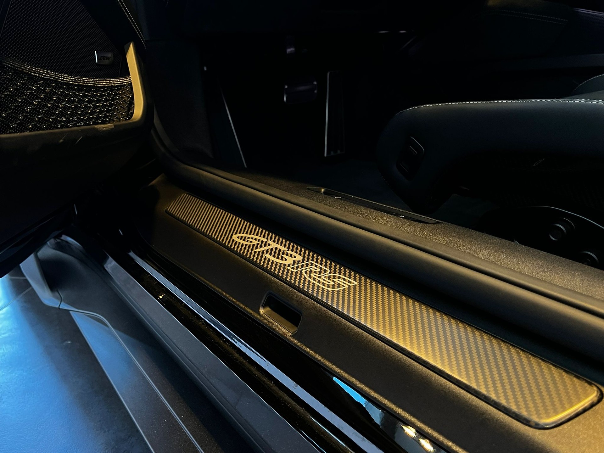 PORSCHE 911 GT3 RS-image-25