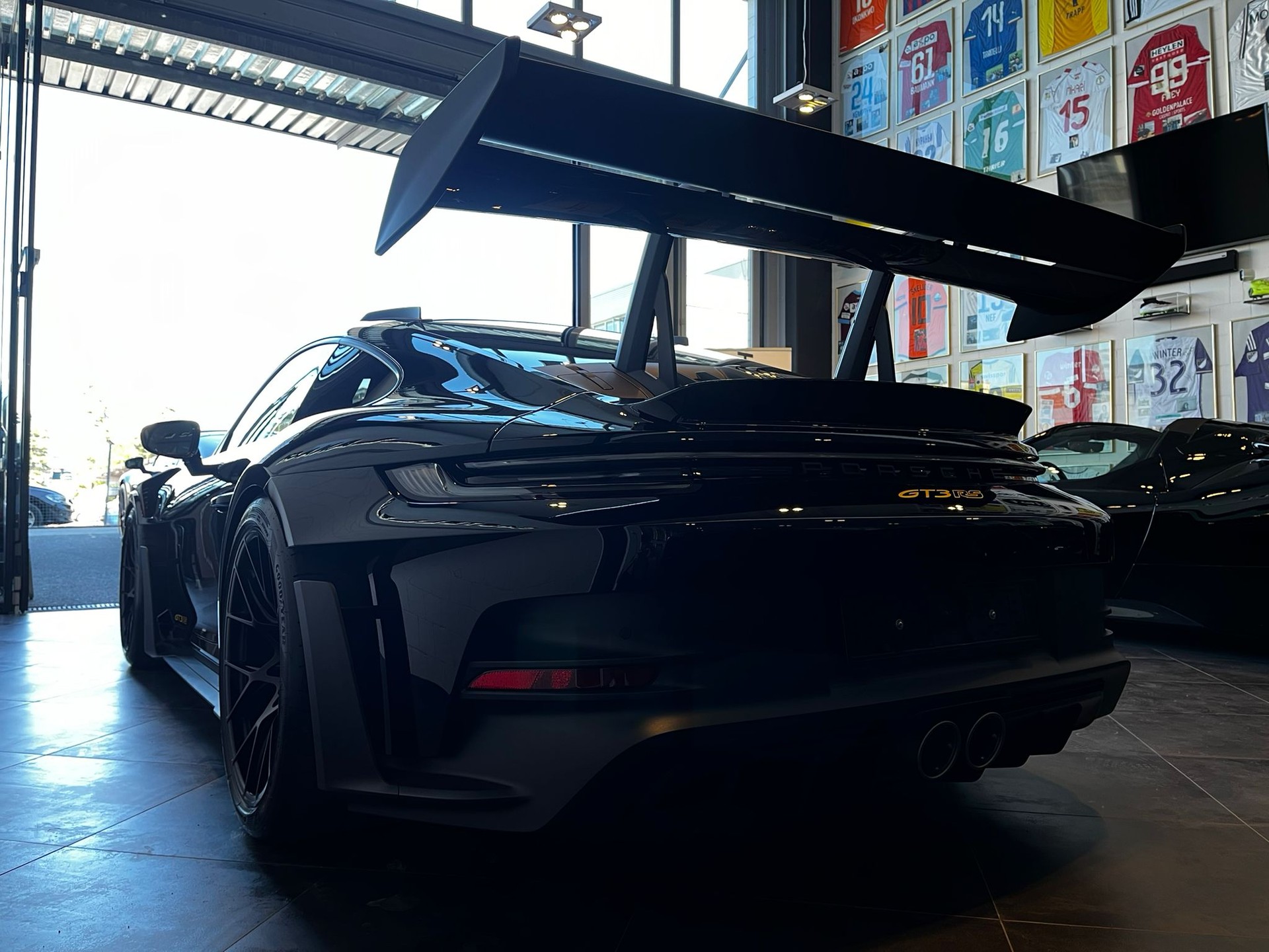 PORSCHE 911 GT3 RS-image-27