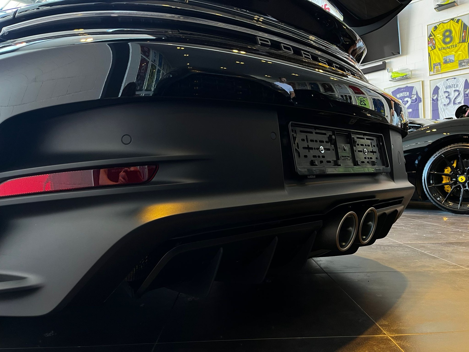 PORSCHE 911 GT3 RS-image-30