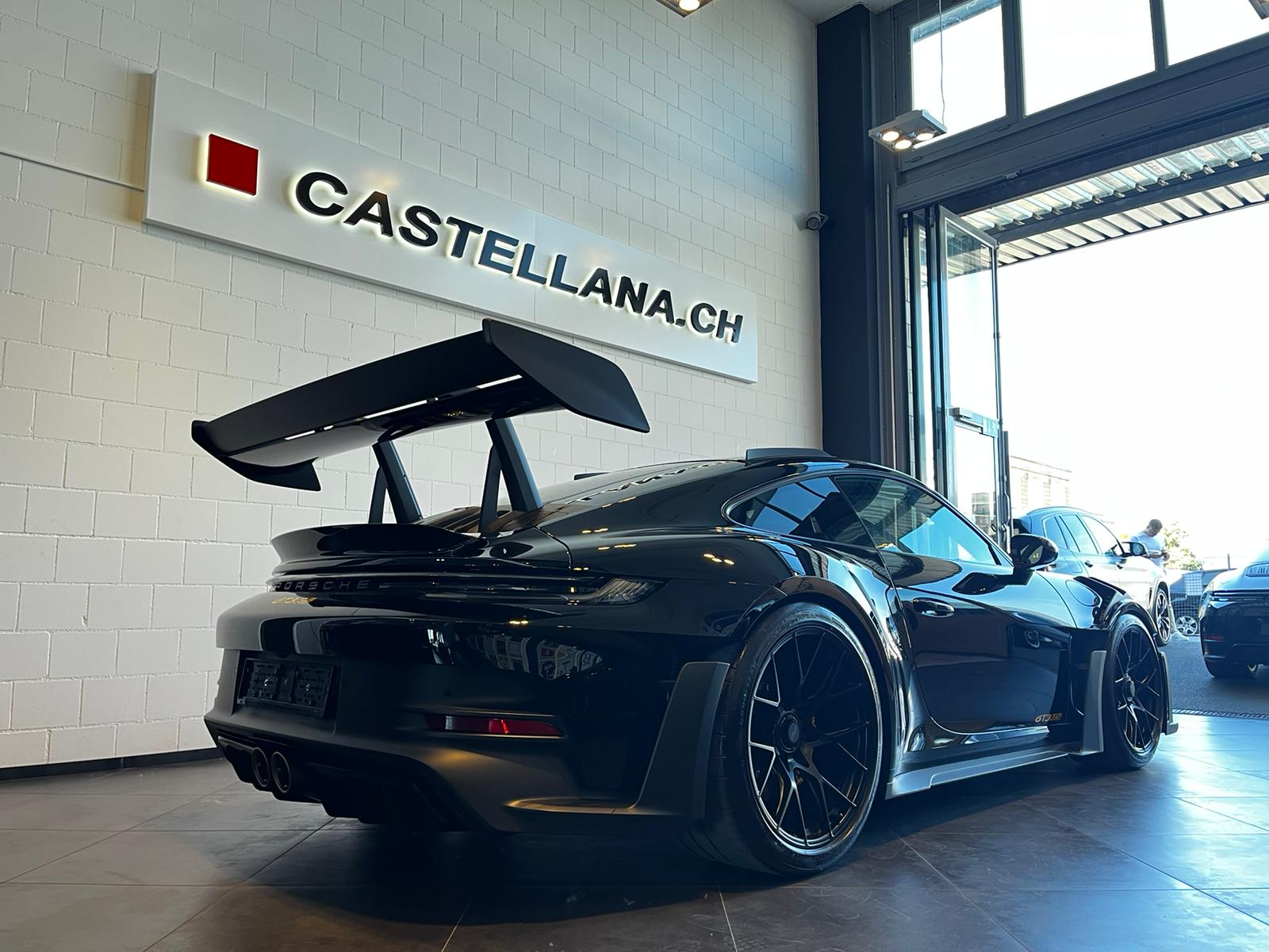 PORSCHE 911 GT3 RS-image-4
