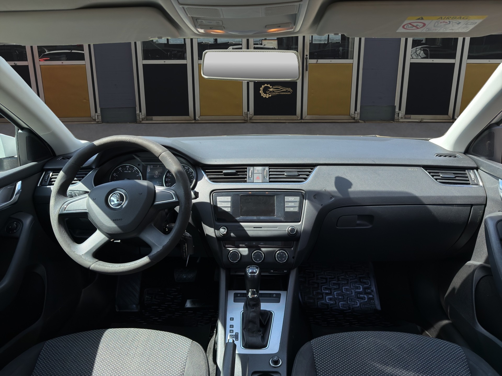 SKODA Octavia Combi 1.8 TSI Ambition 4x4 DSG-image-10