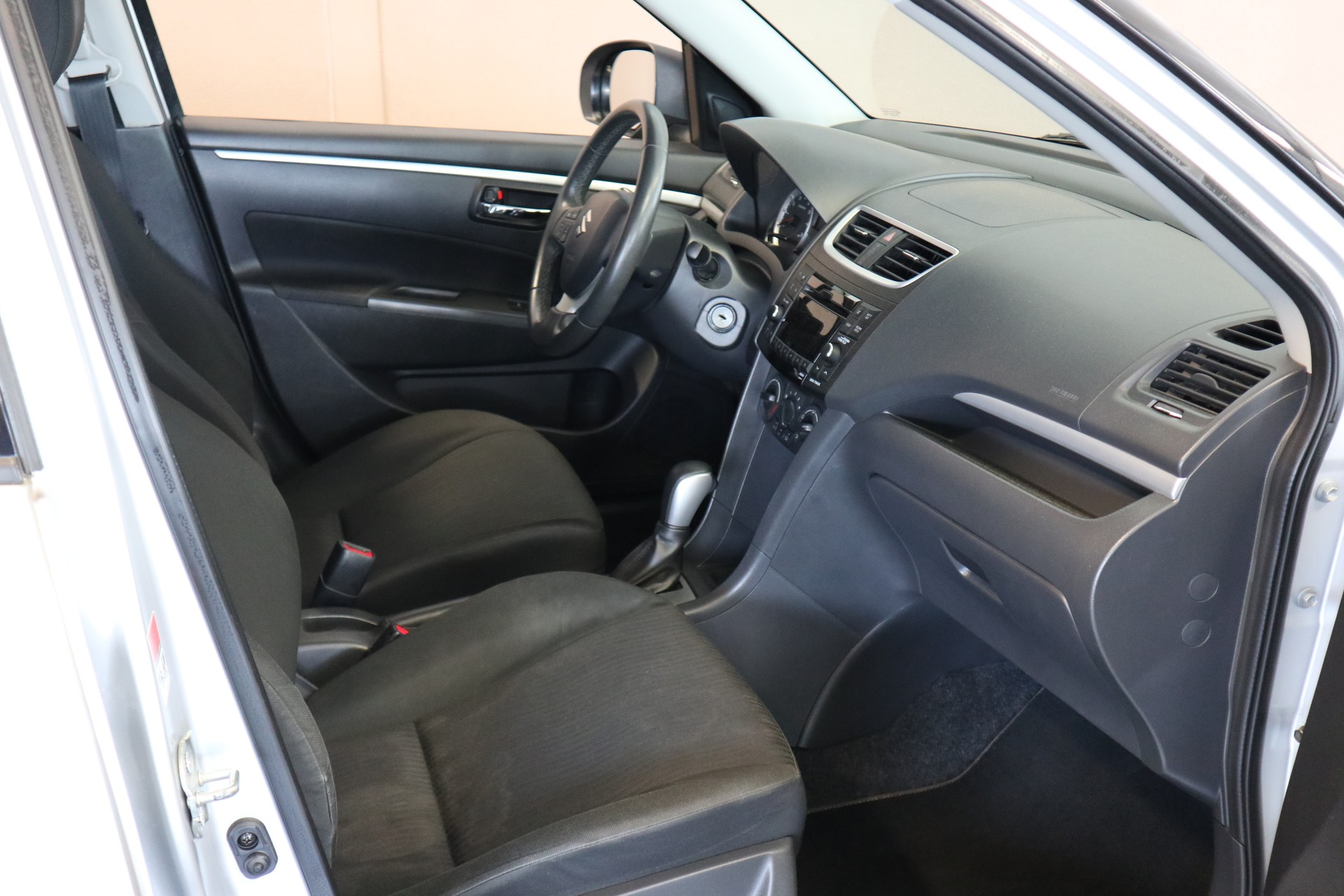 SUZUKI Swift 1.2 GL-image-7