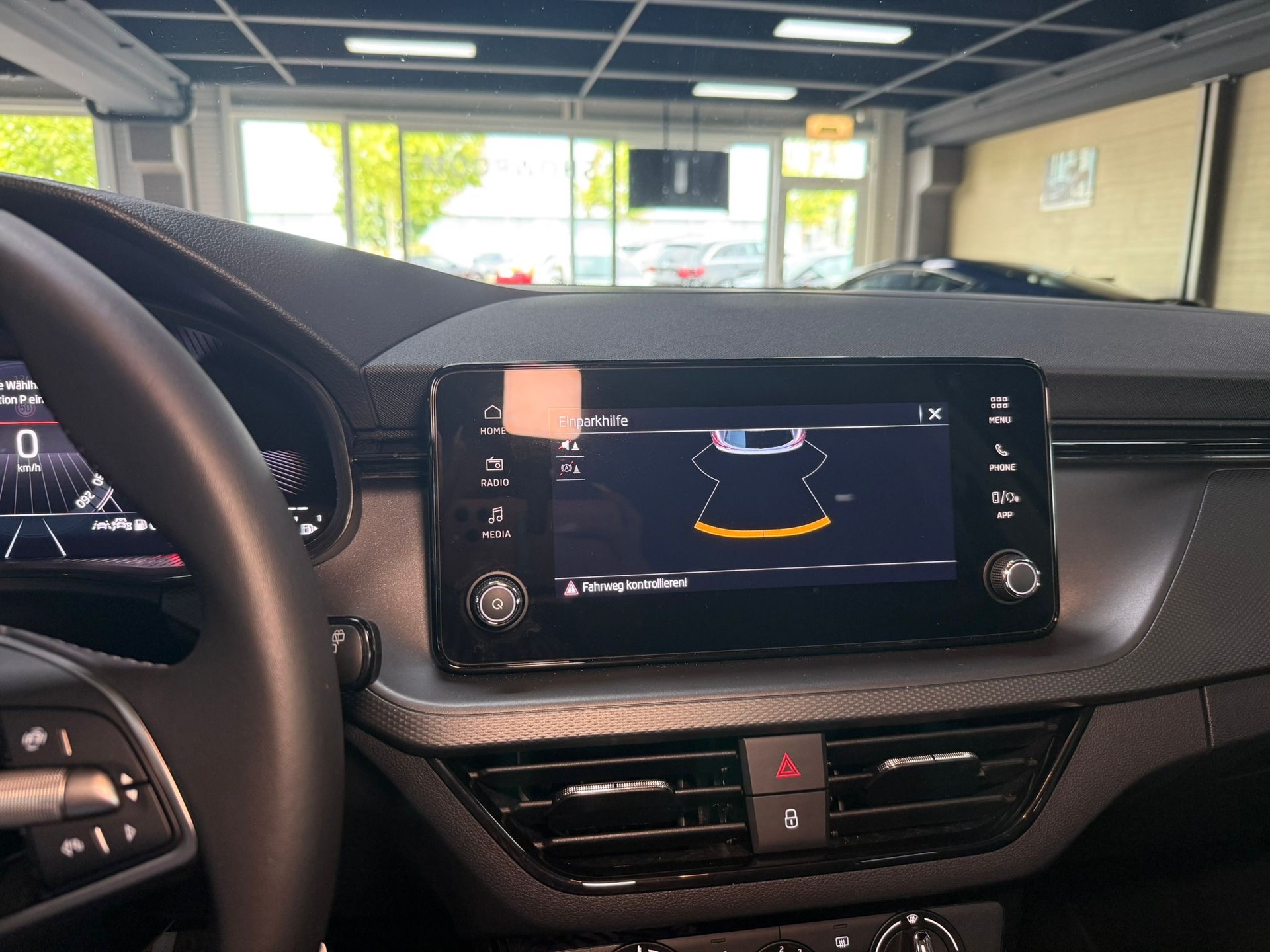SKODA Kamiq 1.0 TSI Selection DSG-image-16