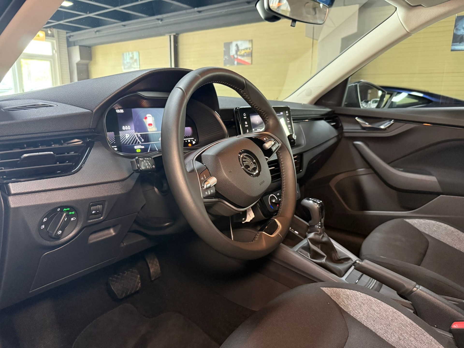 SKODA Kamiq 1.0 TSI Selection DSG-image-8