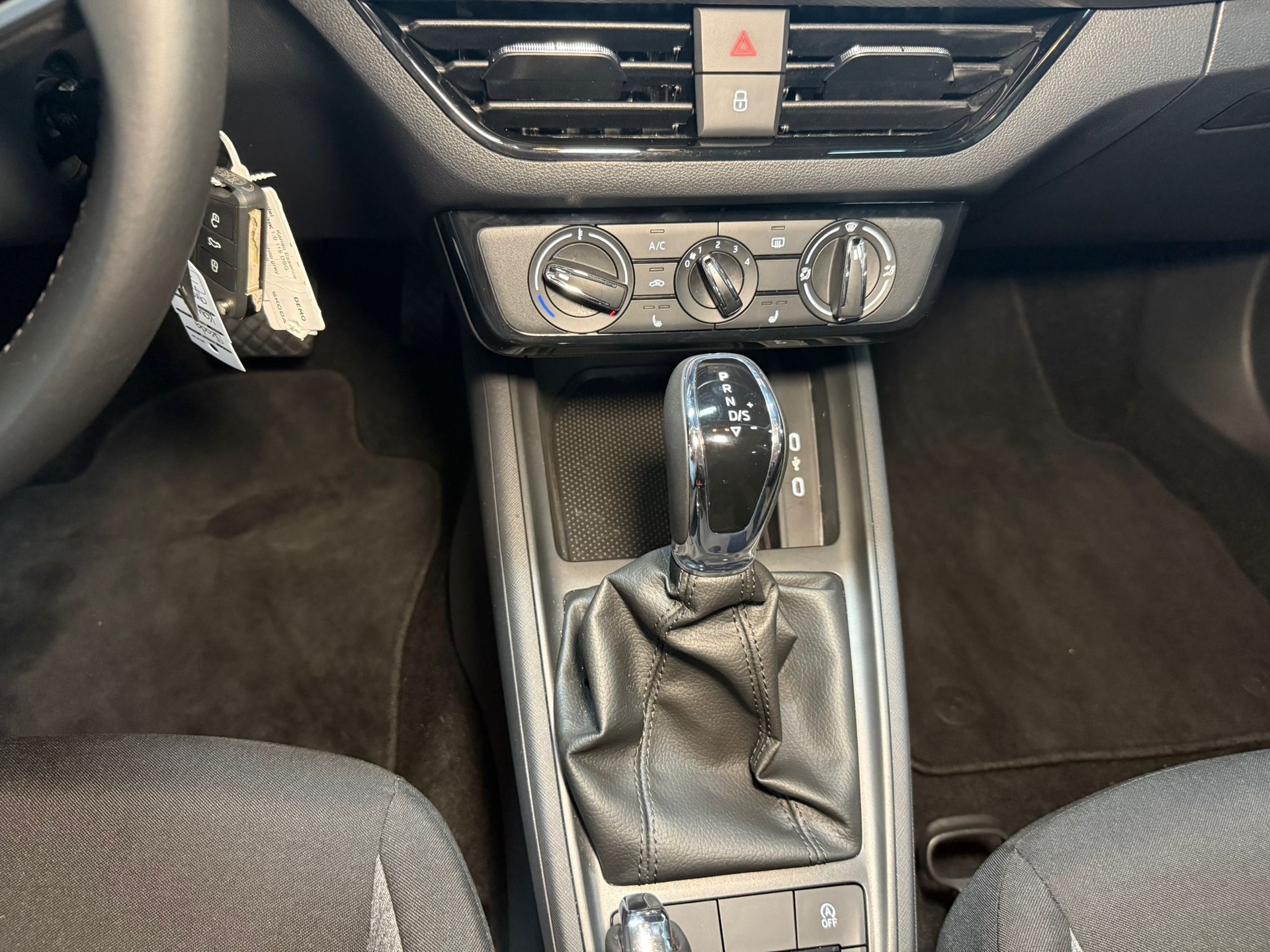 SKODA Kamiq 1.0 TSI Selection DSG-image-14