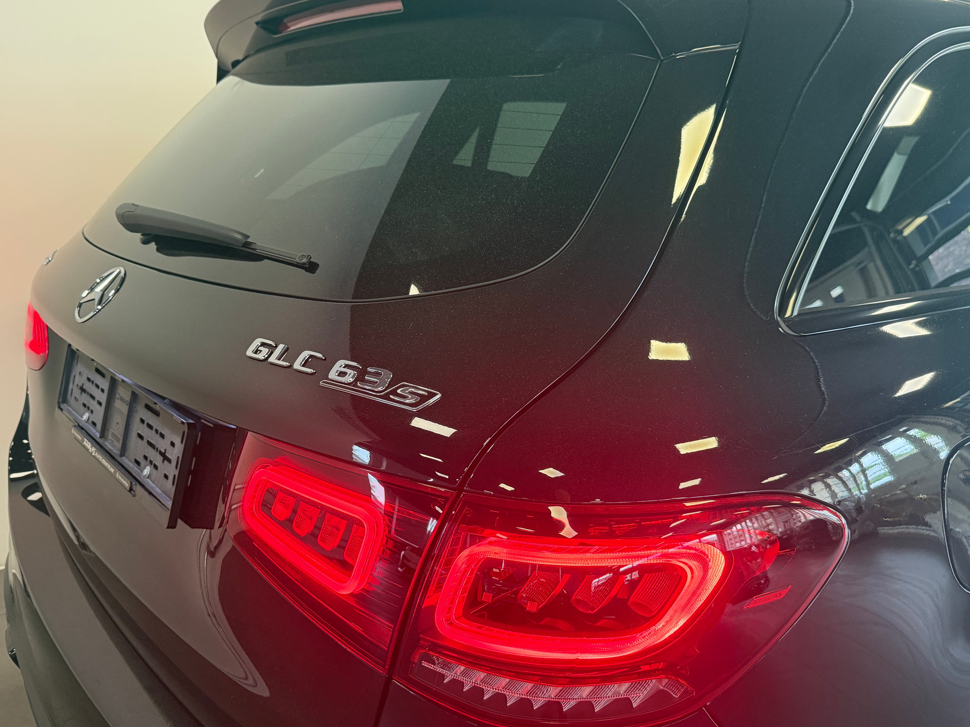 MERCEDES-BENZ GLC 63 S AMG 4Matic 9G-Tronic-image-4