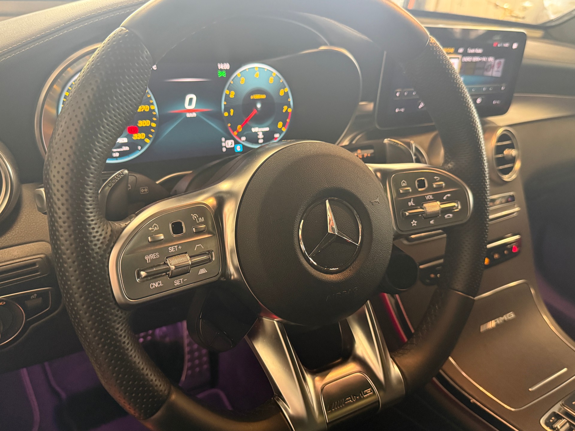 MERCEDES-BENZ GLC 63 S AMG 4Matic 9G-Tronic-image-12