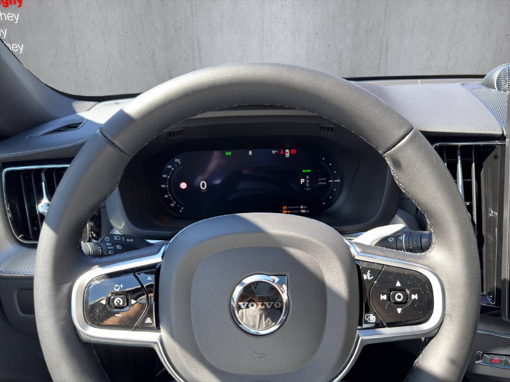 VOLVO XC60 2.0 T6 TE Black Edition eAWD-image-15