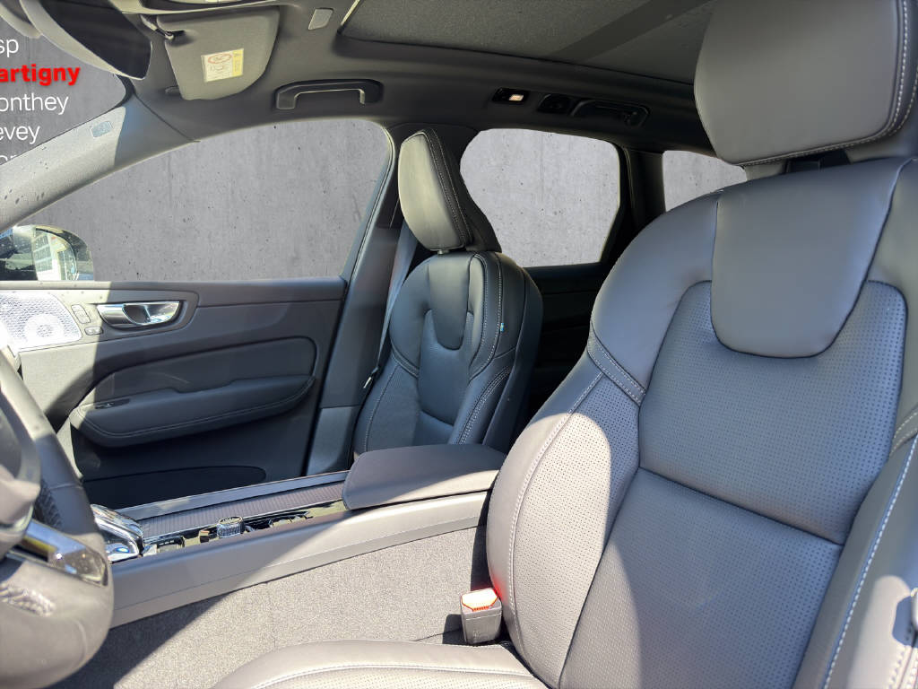 VOLVO XC60 2.0 T6 TE Black Edition eAWD-image-7