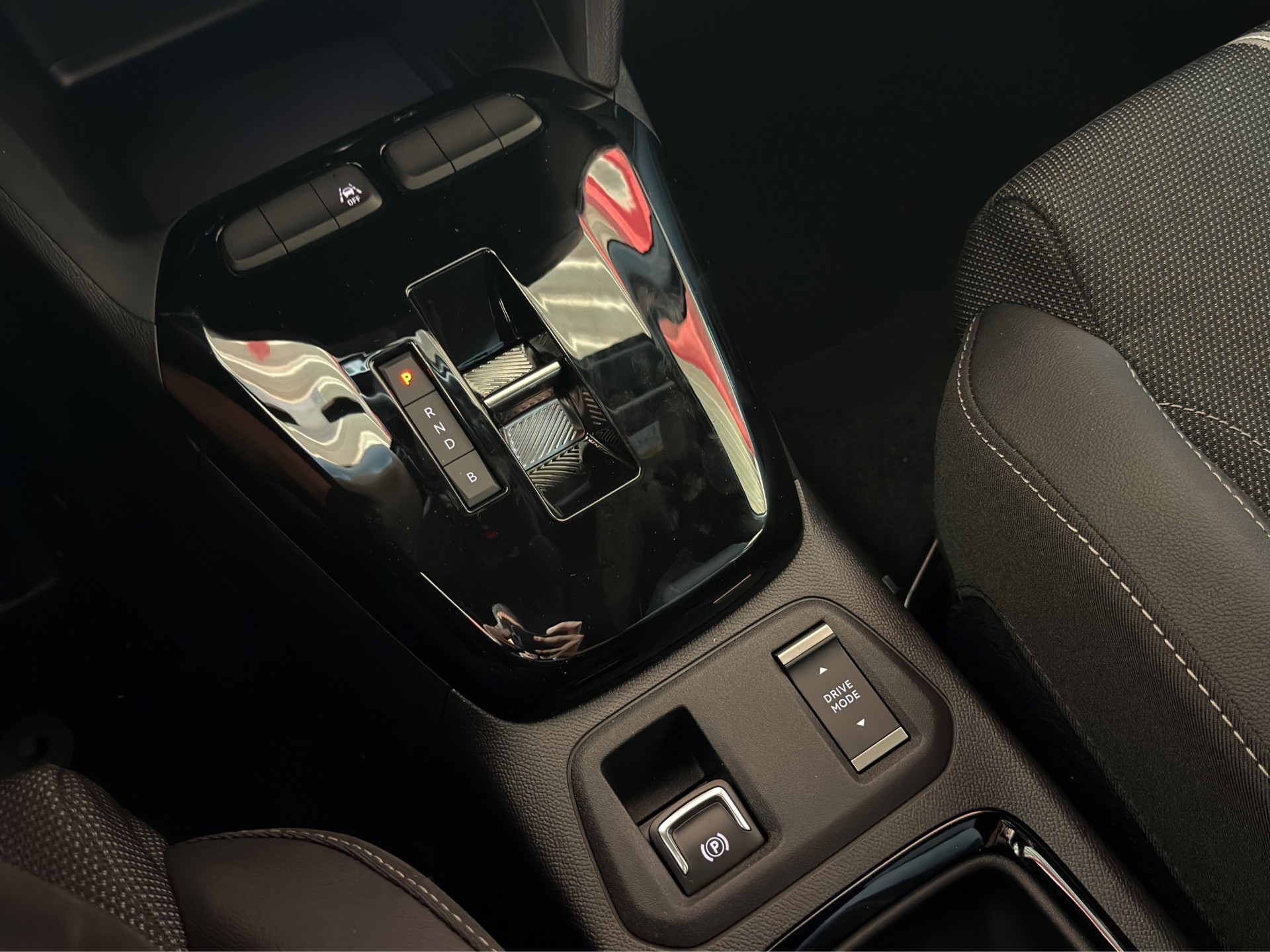 OPEL Corsa-e 156 GS Pack Winter-image-45