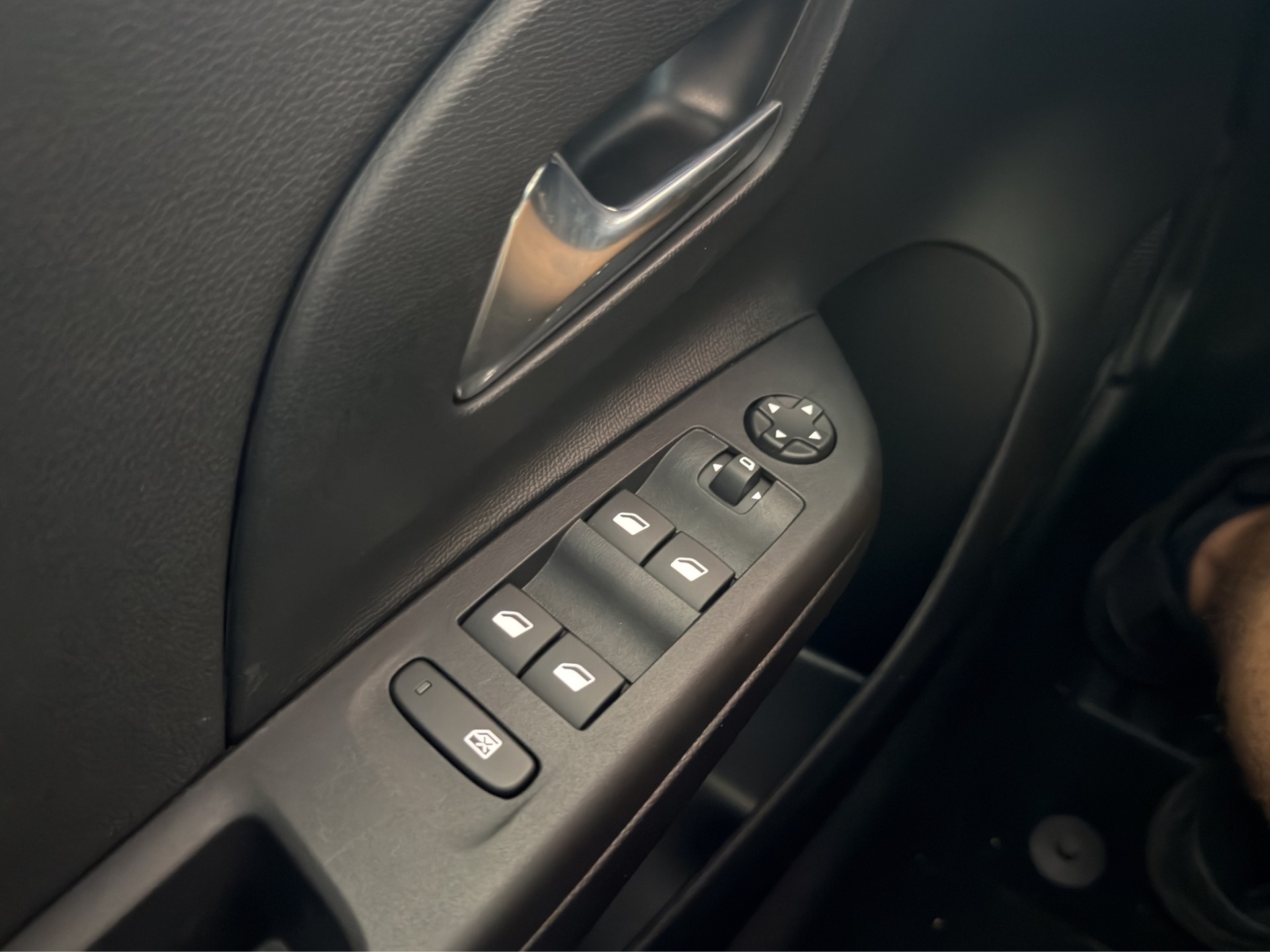 OPEL Corsa-e 156 GS Pack Winter-image-39