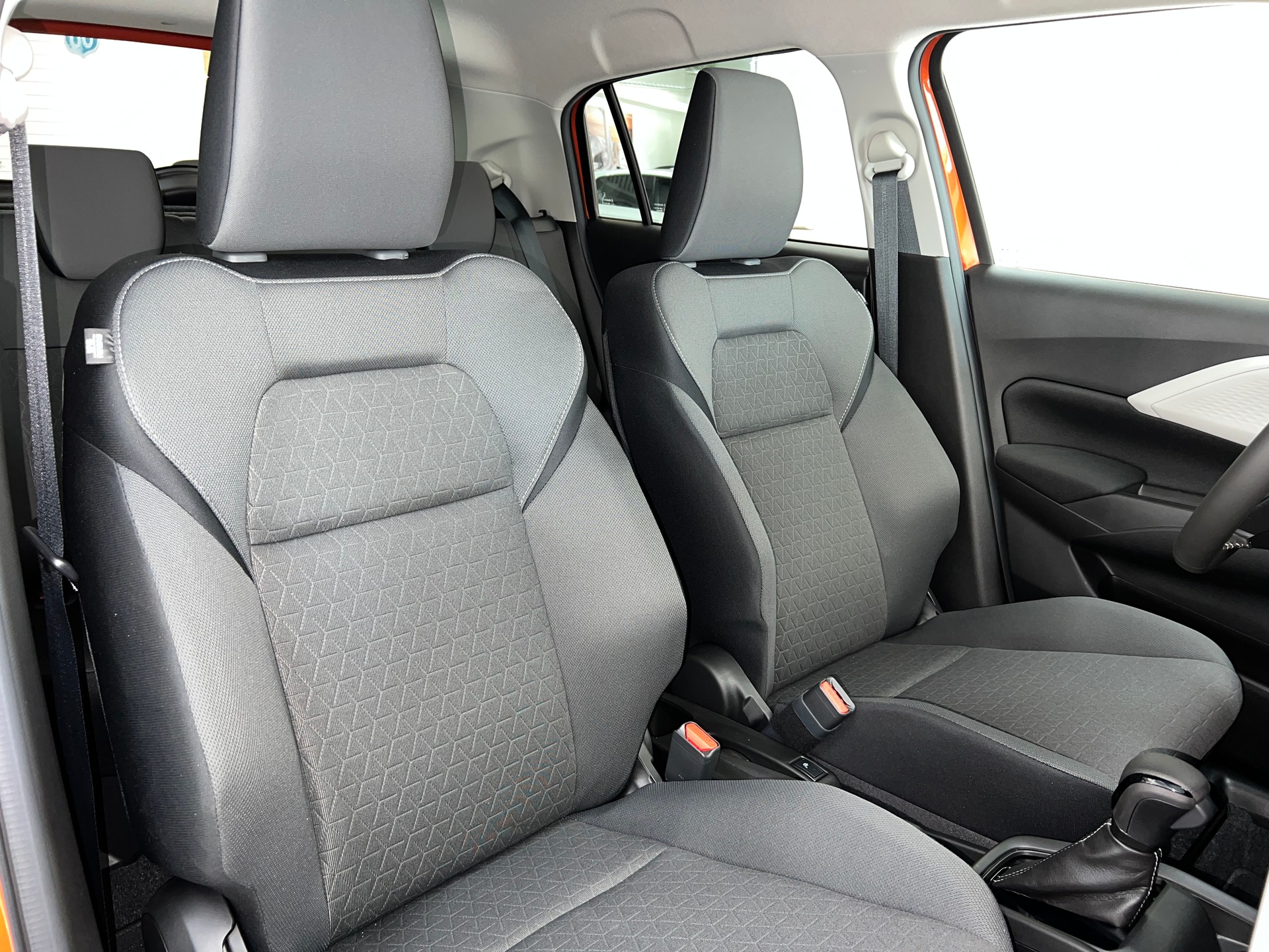 SUZUKI 1.2 2WD AT GL+ /Kyless Start / LED Scheinwerfer / NAVI / Rückfahrkamera / DAB / ACC / Spurhalteassistent / Totwinkelassistent /-image-8