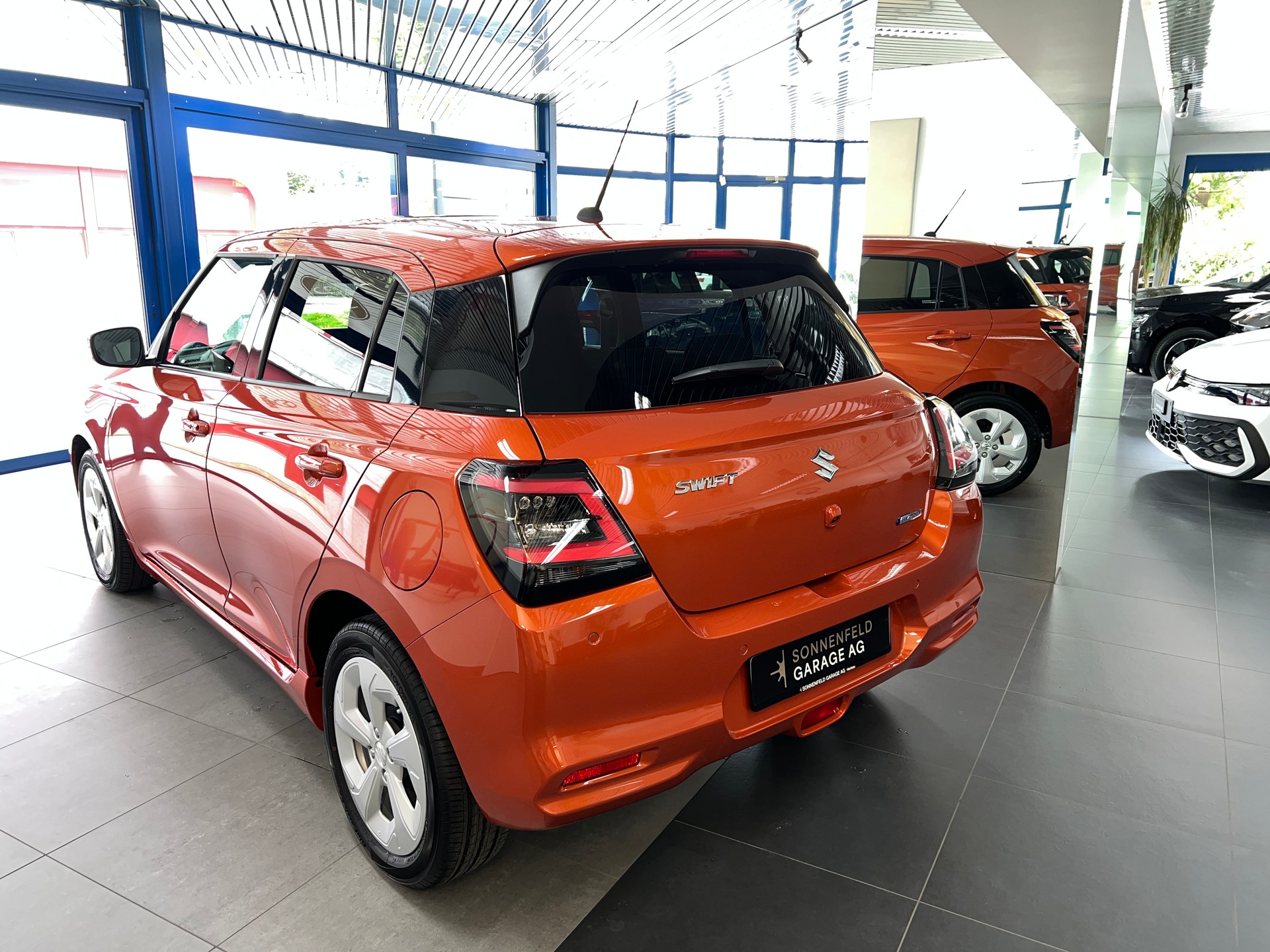 SUZUKI 1.2 2WD AT GL+ /Kyless Start / LED Scheinwerfer / NAVI / Rückfahrkamera / DAB / ACC / Spurhalteassistent / Totwinkelassistent /-image-5