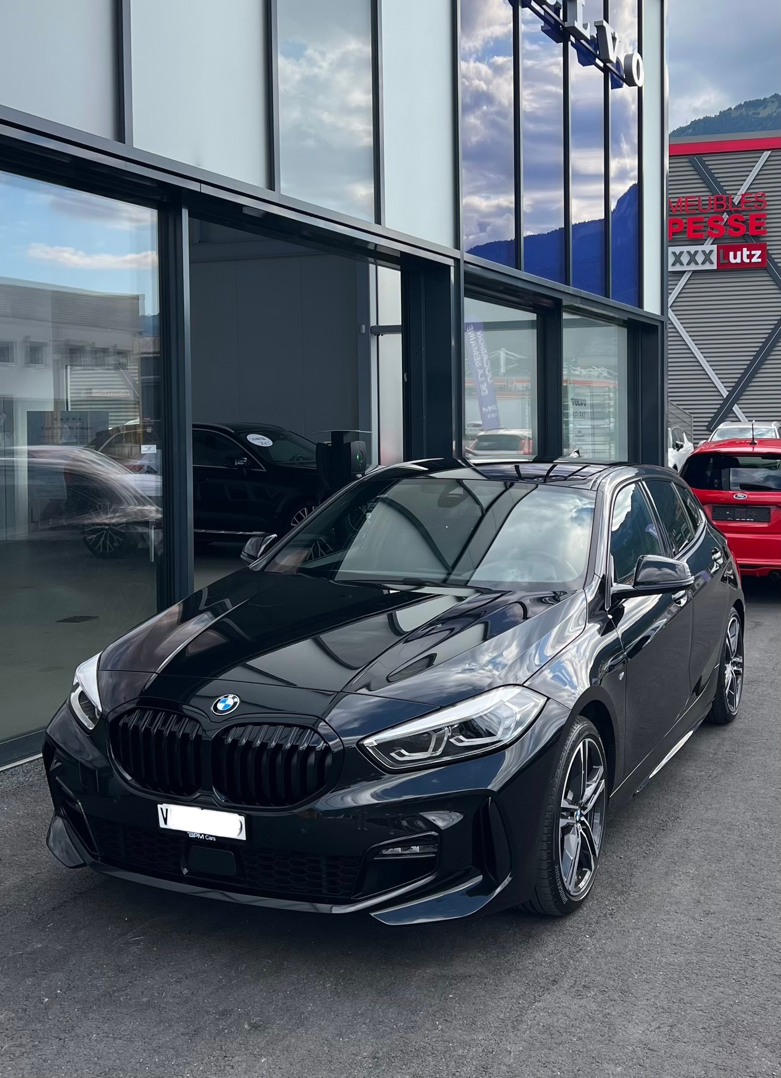 BMW 120d xDrive-image-1