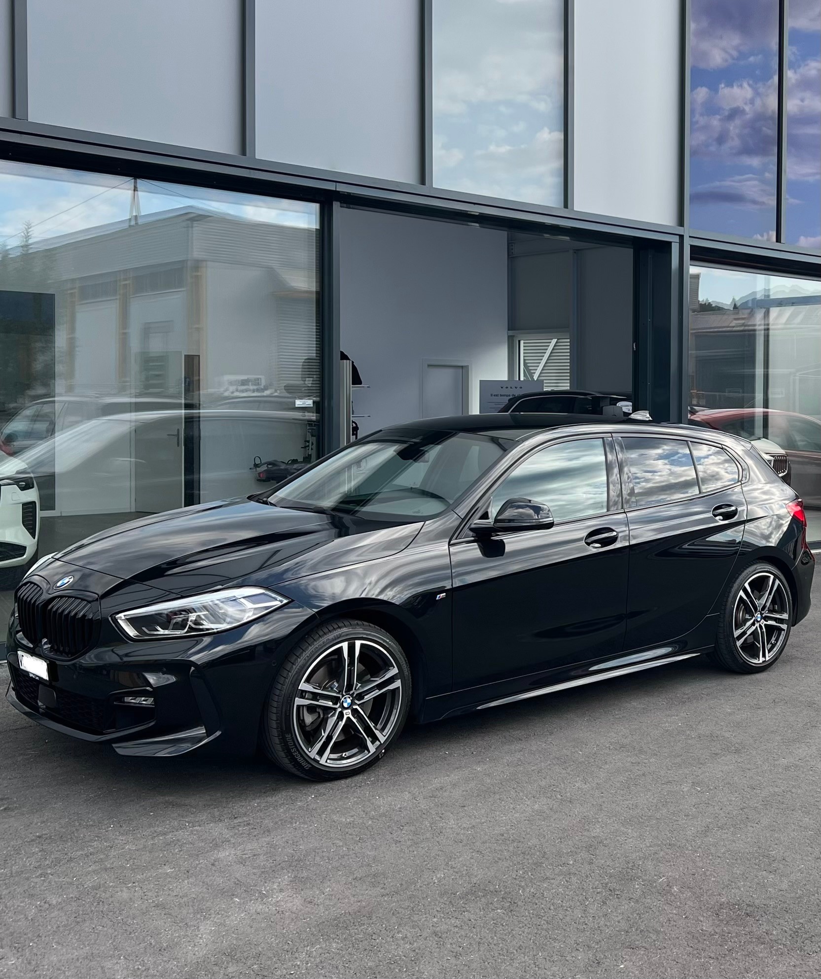BMW 120d xDrive-image-2